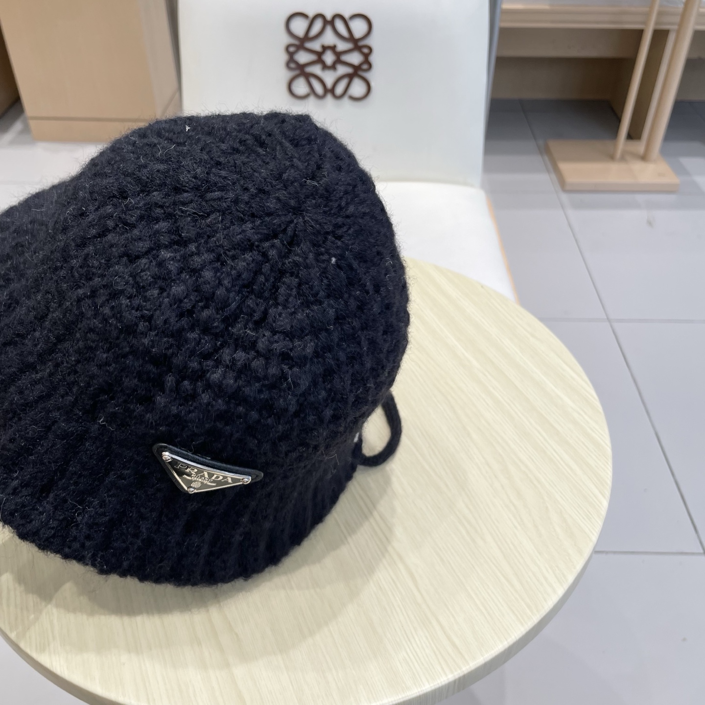 Prada普拉达美拉德风秋冬百搭渔夫帽子女韩系ins保暖护耳毛线针织帽棕色