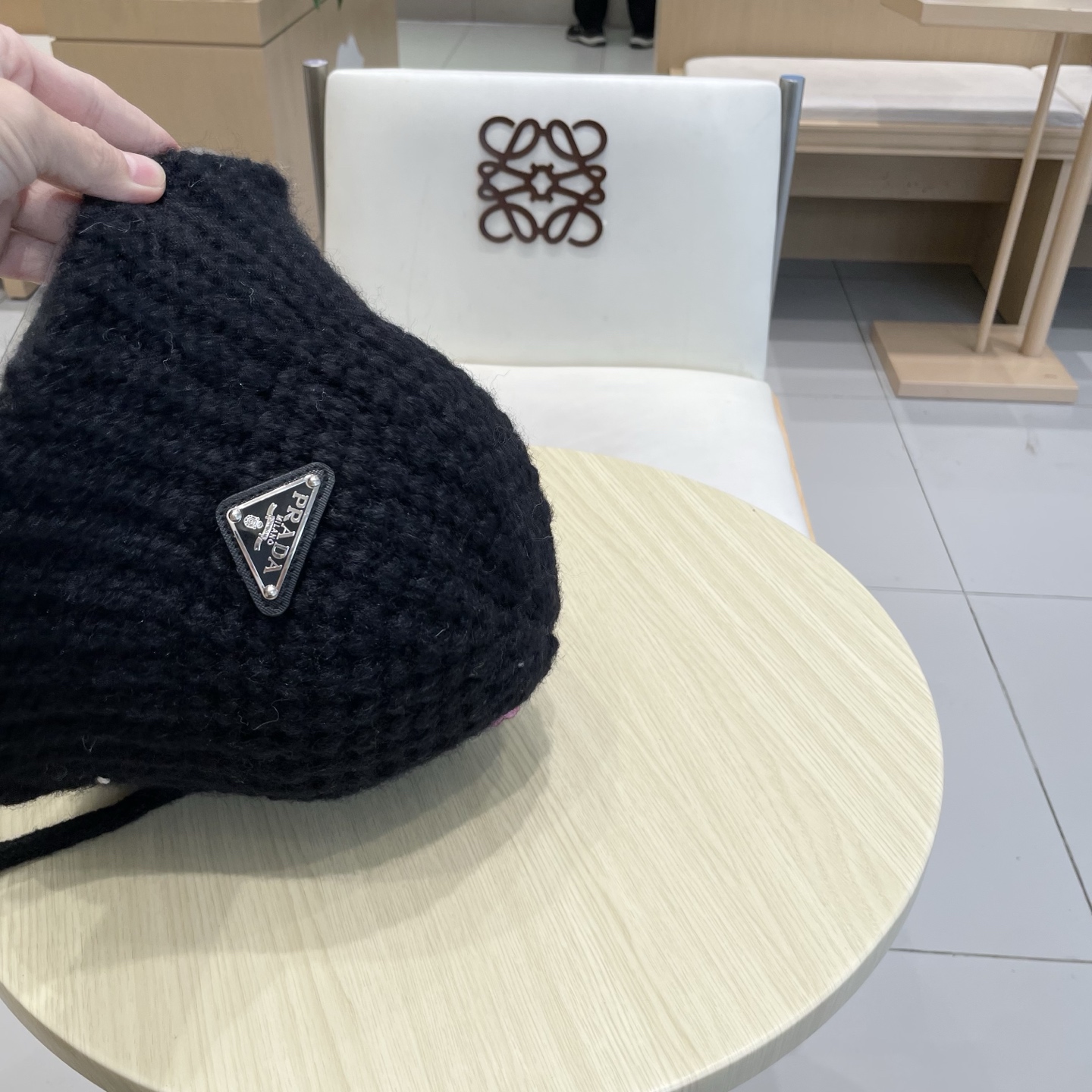 Prada普拉达美拉德风秋冬百搭渔夫帽子女韩系ins保暖护耳毛线针织帽棕色