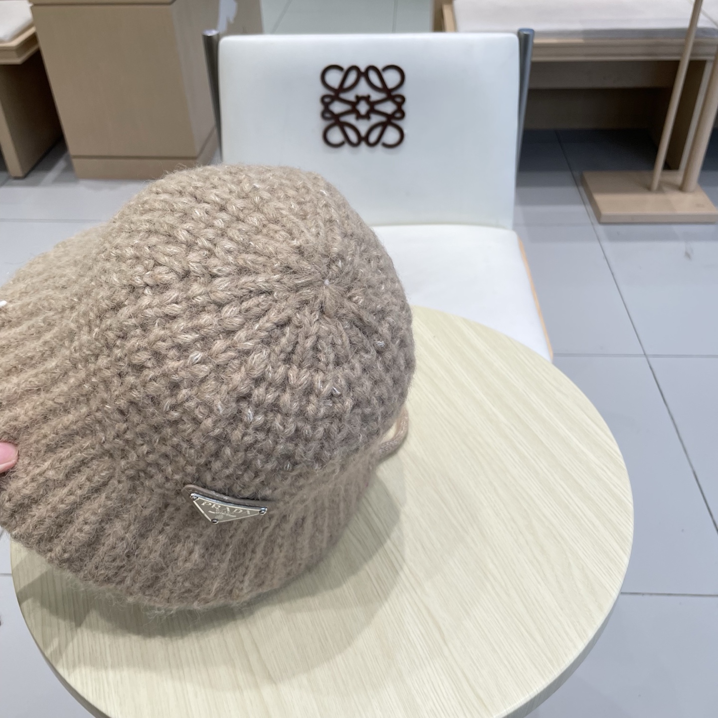 Prada普拉达美拉德风秋冬百搭渔夫帽子女韩系ins保暖护耳毛线针织帽棕色