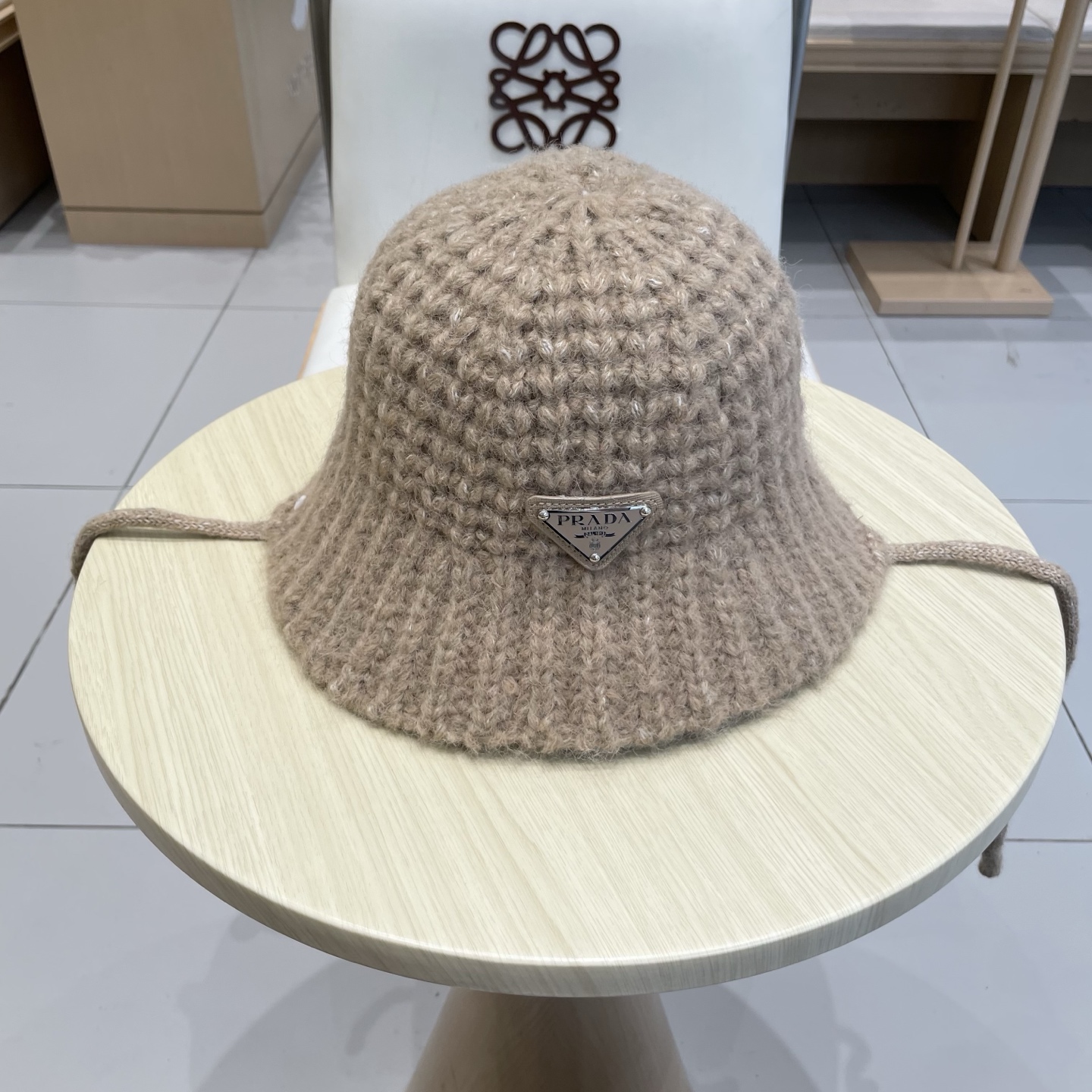 Prada普拉达美拉德风秋冬百搭渔夫帽子女韩系ins保暖护耳毛线针织帽棕色
