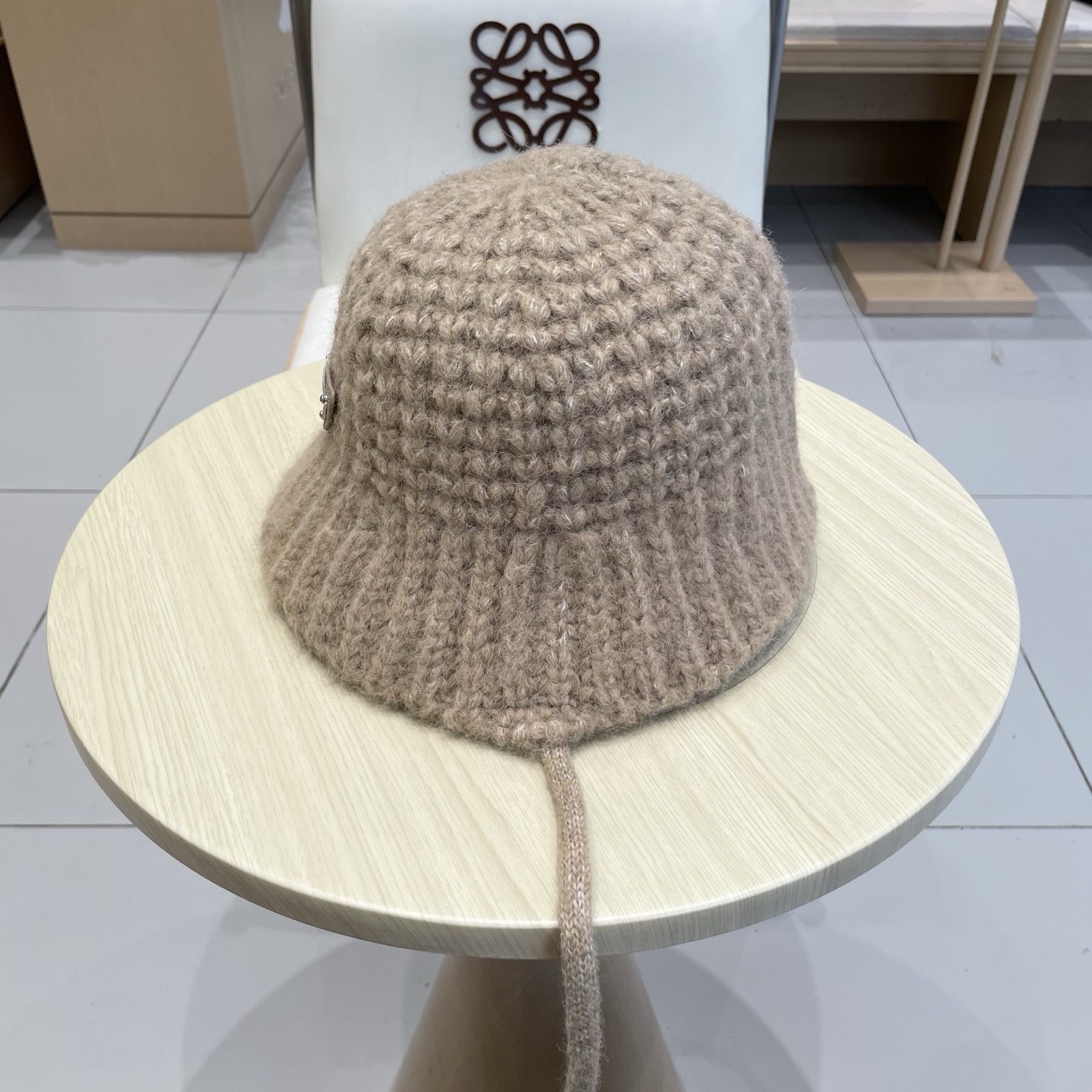 Prada普拉达美拉德风秋冬百搭渔夫帽子女韩系ins保暖护耳毛线针织帽棕色