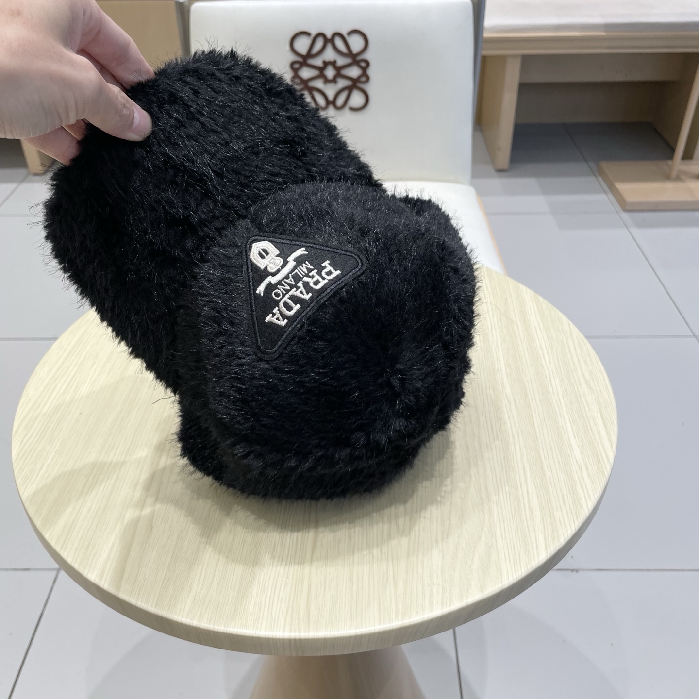 普拉达Prada新款毛毛绒棒球帽，欧美时尚风格，秋冬佩戴款！不入手真的要后悔！