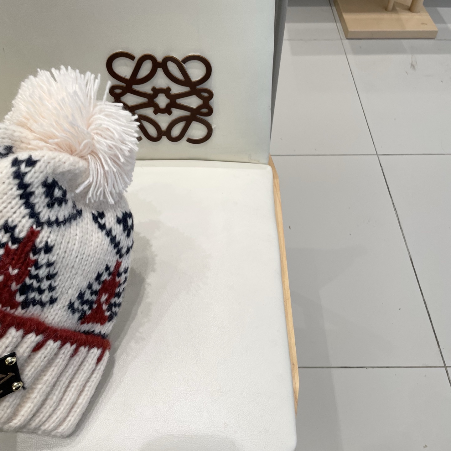 Lv路易威登复古提花毛球针织帽子女2025新款秋冬季保暖护耳显脸小防寒毛线帽