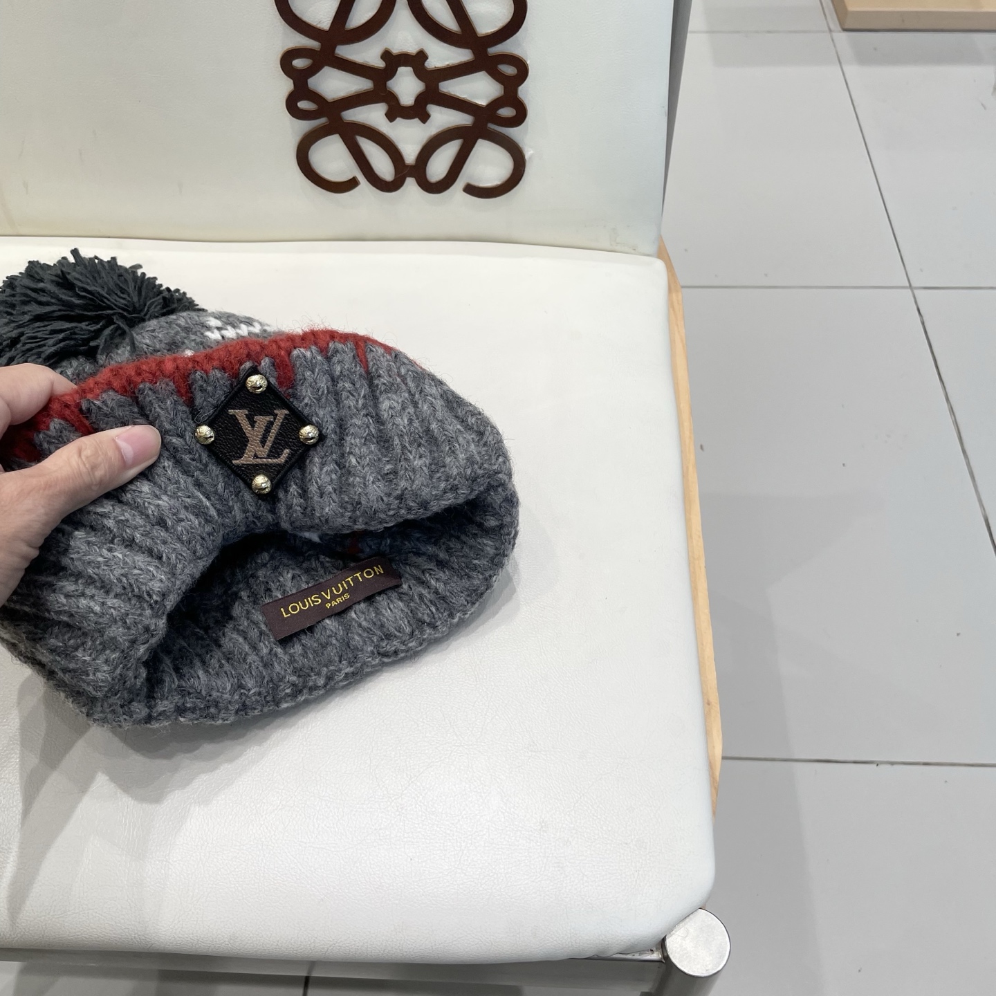 Lv路易威登复古提花毛球针织帽子女2025新款秋冬季保暖护耳显脸小防寒毛线帽