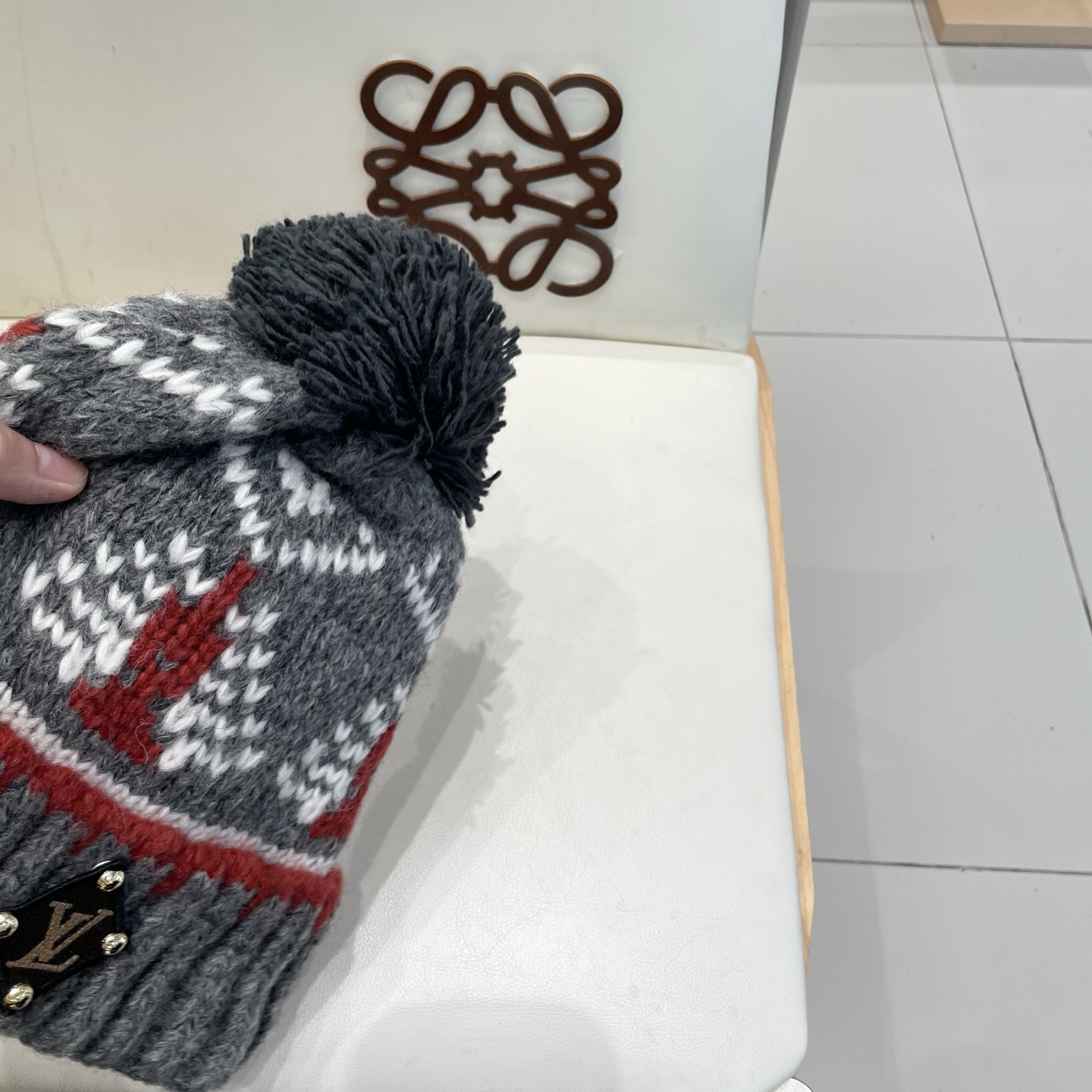 Lv路易威登复古提花毛球针织帽子女2025新款秋冬季保暖护耳显脸小防寒毛线帽