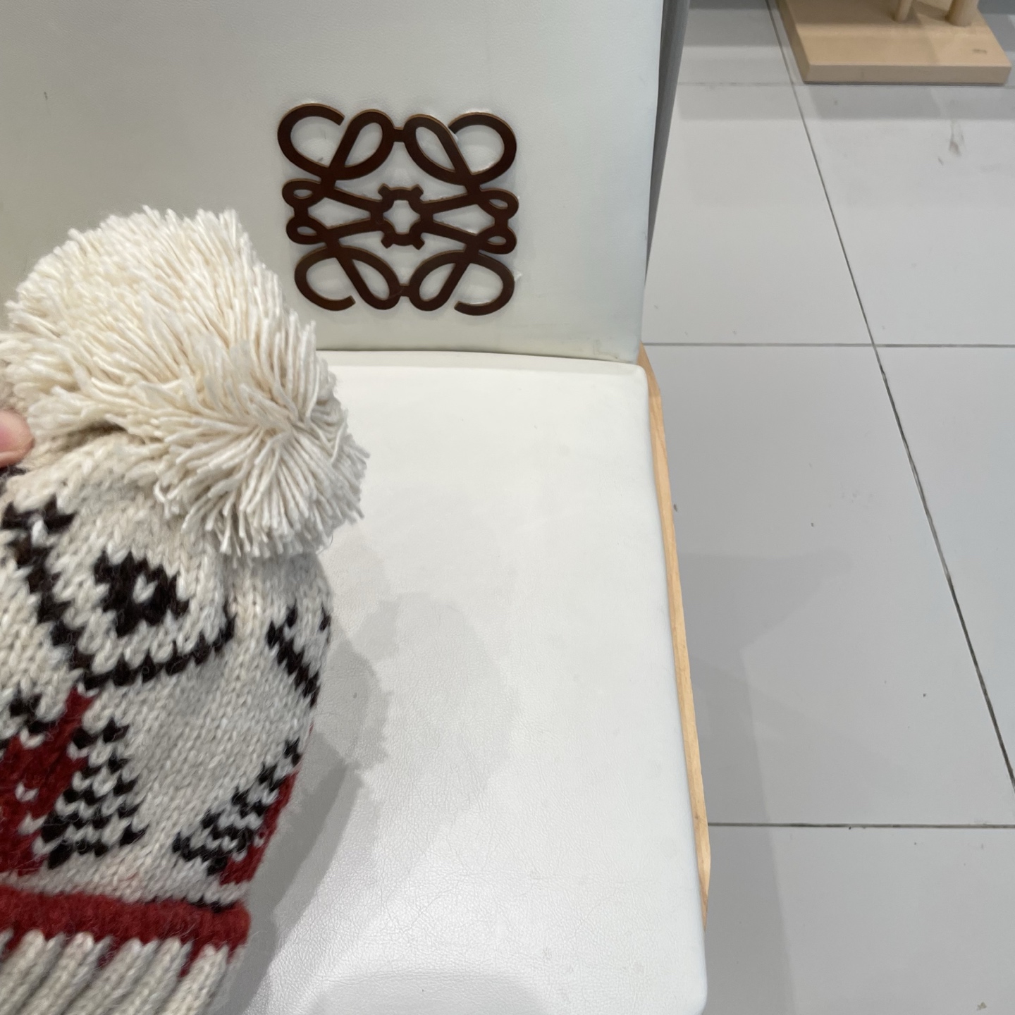 Lv路易威登复古提花毛球针织帽子女2025新款秋冬季保暖护耳显脸小防寒毛线帽