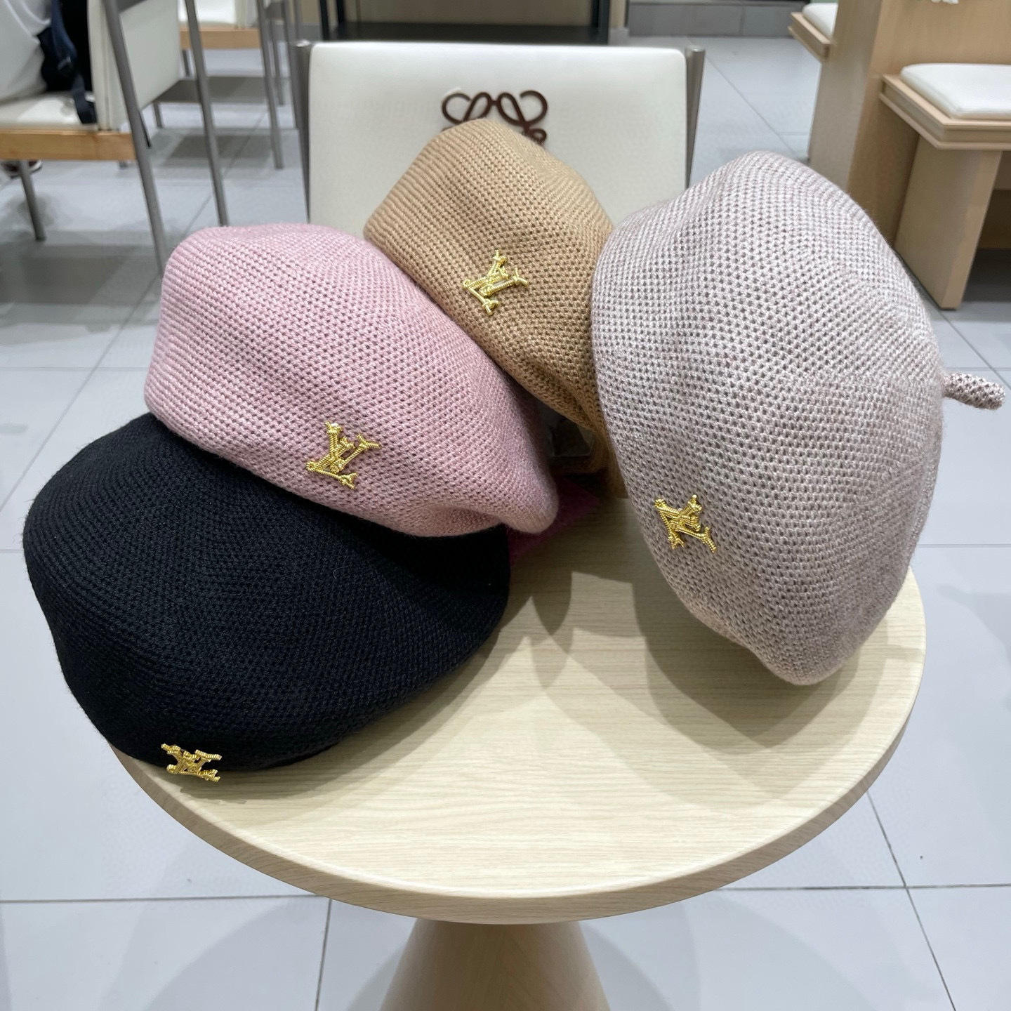 Lv路易威登纯色简约贝雷帽子女春夏季韩版显脸小透气南瓜帽百搭休闲画家帽