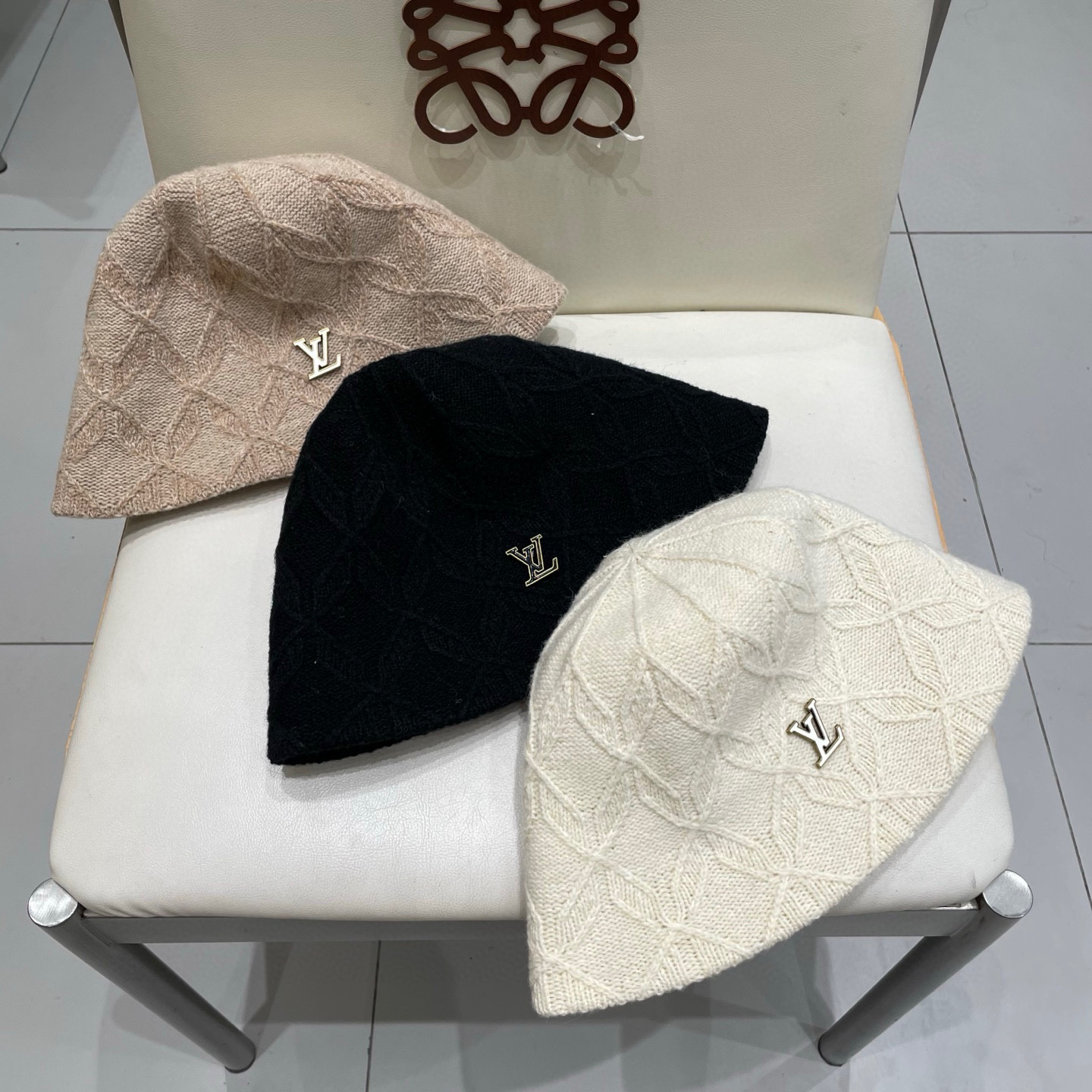 lv路易威登菱形格针织渔夫帽子女秋冬粉红色显脸小水桶帽防晒盆帽