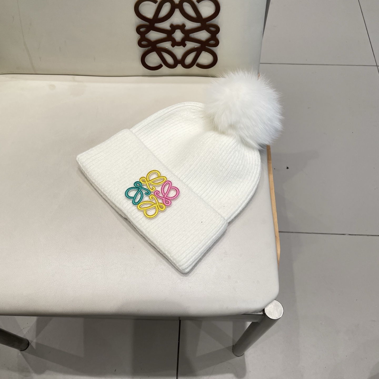 Loewe罗意威新款狐狸毛球针织毛线帽