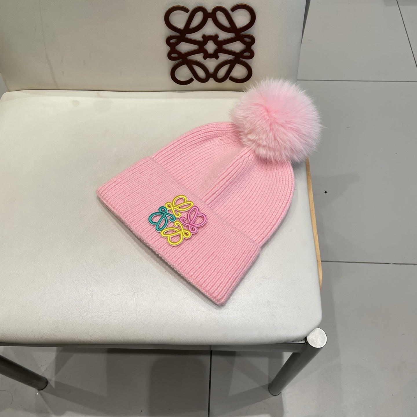 Loewe罗意威新款狐狸毛球针织毛线帽