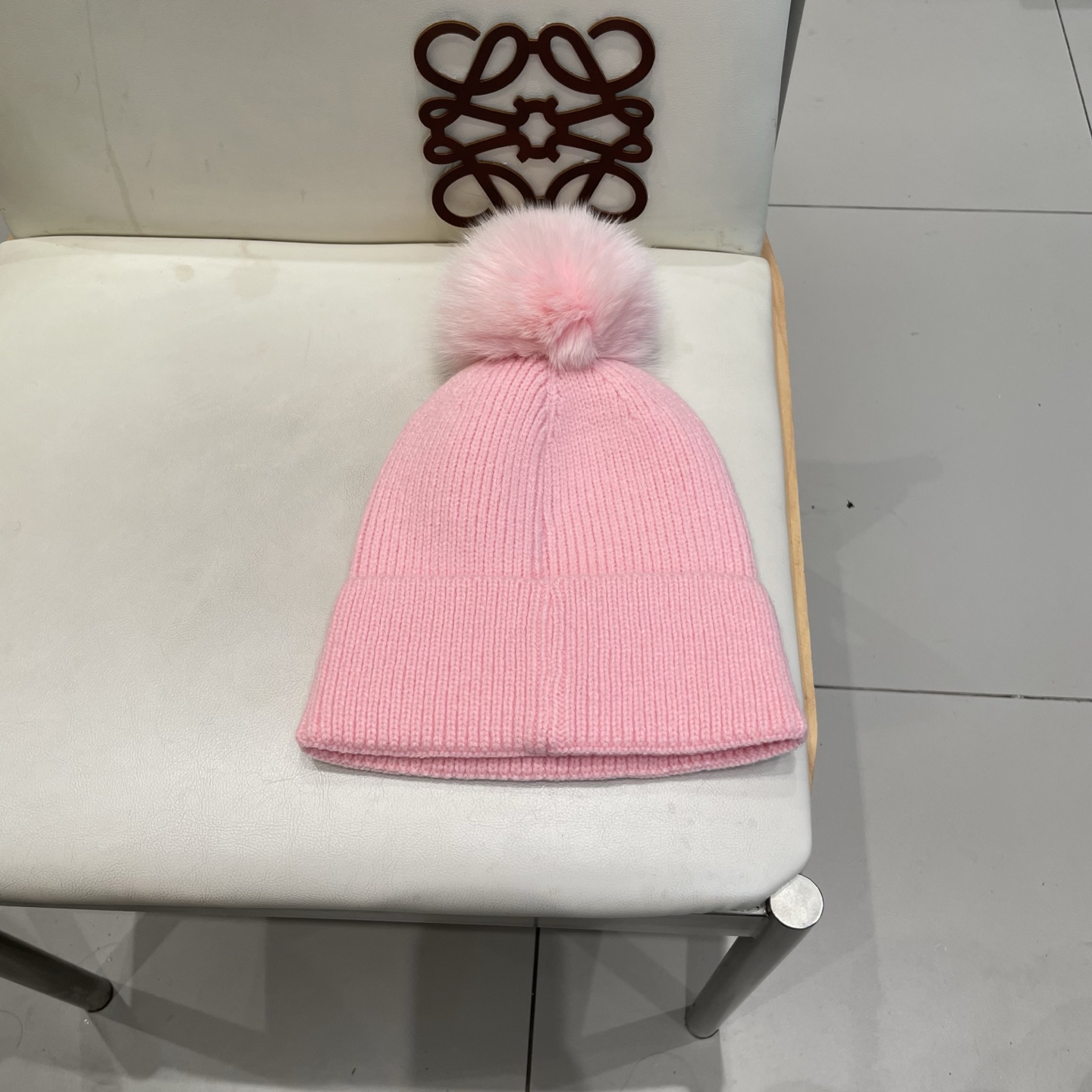 Loewe罗意威新款狐狸毛球针织毛线帽