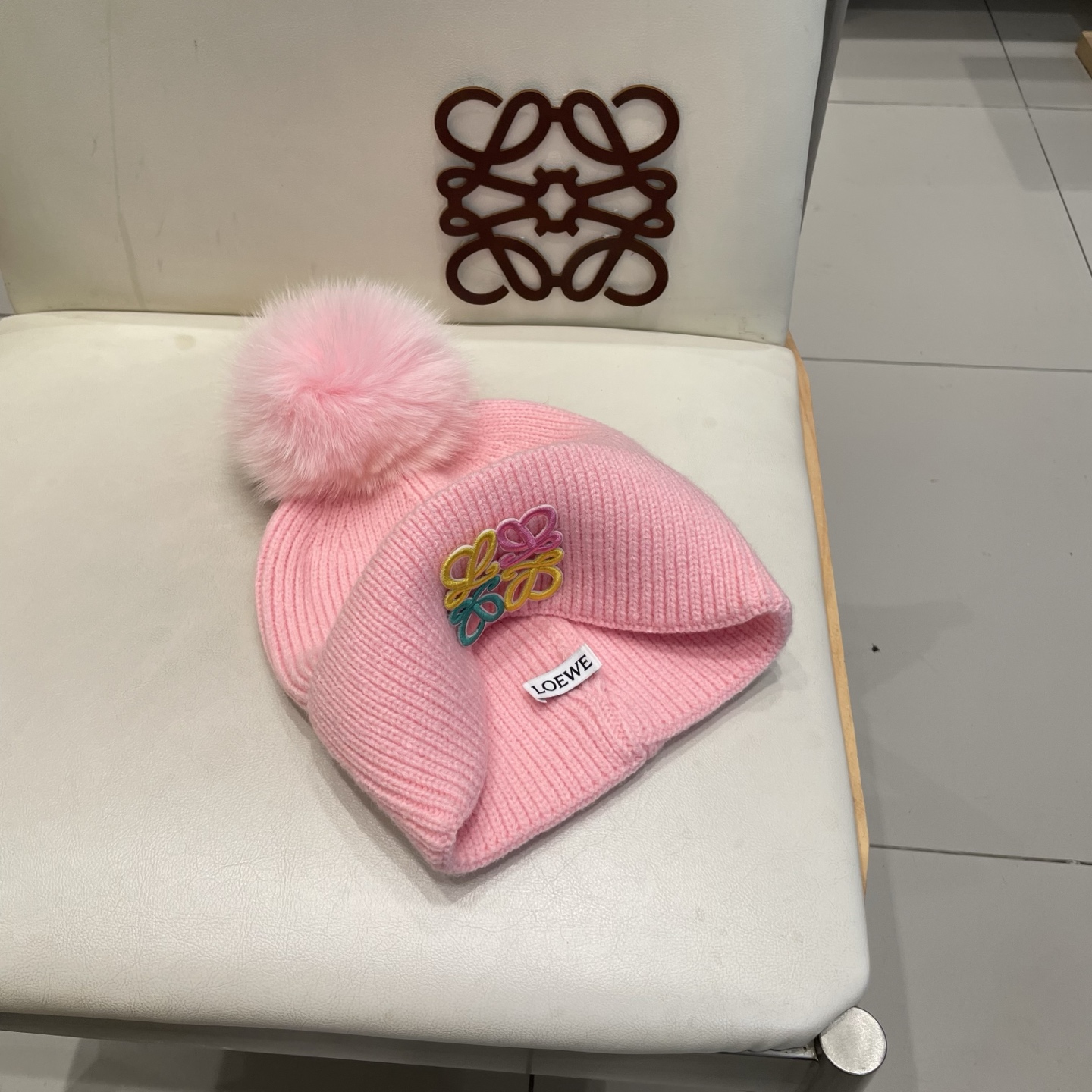 Loewe罗意威新款狐狸毛球针织毛线帽