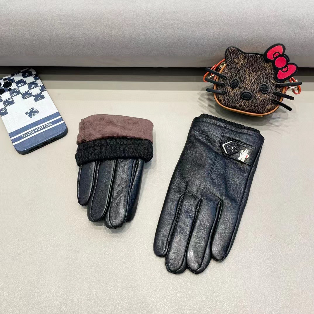 Moncler蒙口男款新品羊皮手套，时尚手套，秋冬保暖加绒内里，经典简洁💕上手超舒适柔软、百搭！码数XL