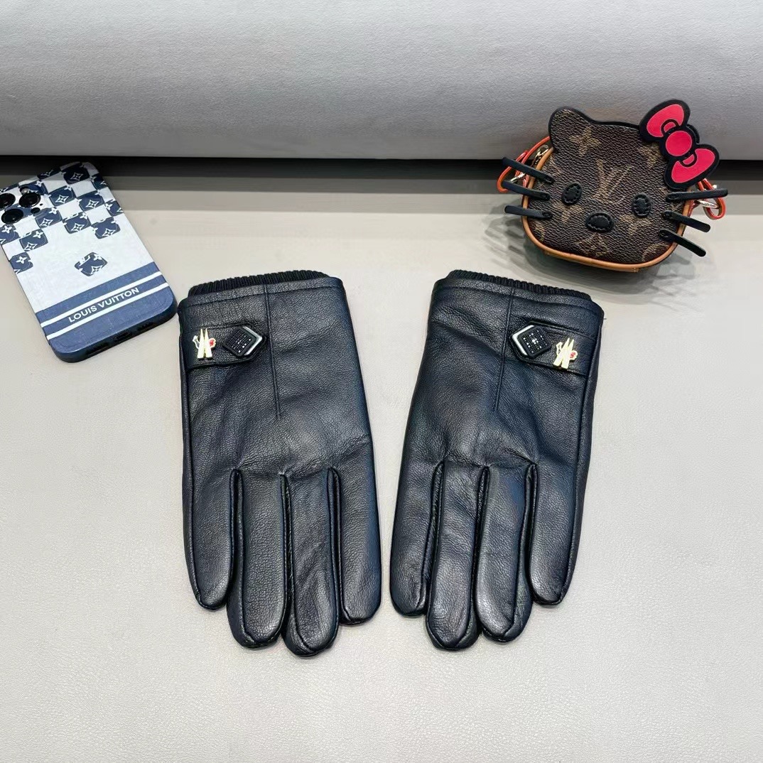 Moncler蒙口男款新品羊皮手套，时尚手套，秋冬保暖加绒内里，经典简洁💕上手超舒适柔软、百搭！码数XL