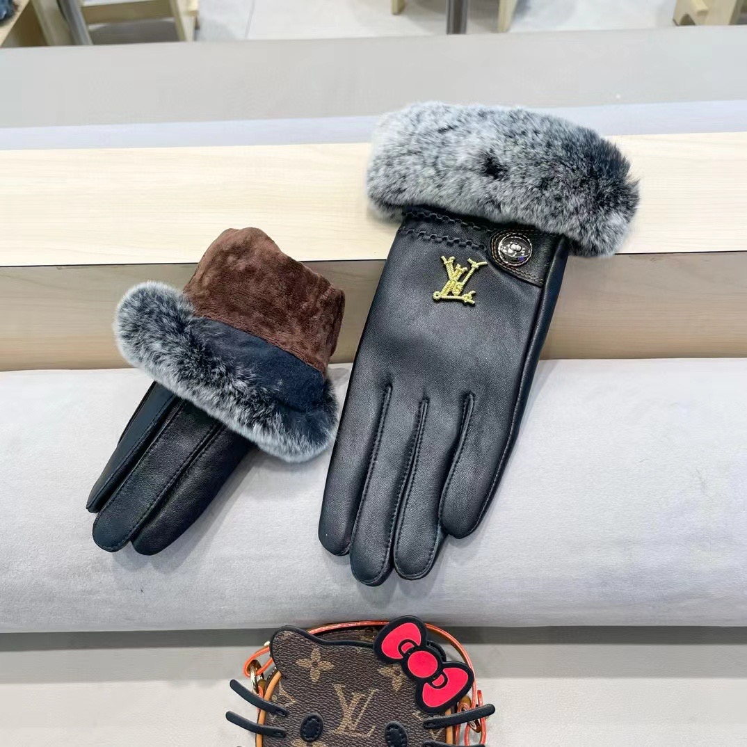 路易威登LV2024秋冬懒兔毛羊皮刺绣手套👍手机触屏，值得对比。。同款不同品质，秒杀市场差产品，进口一级