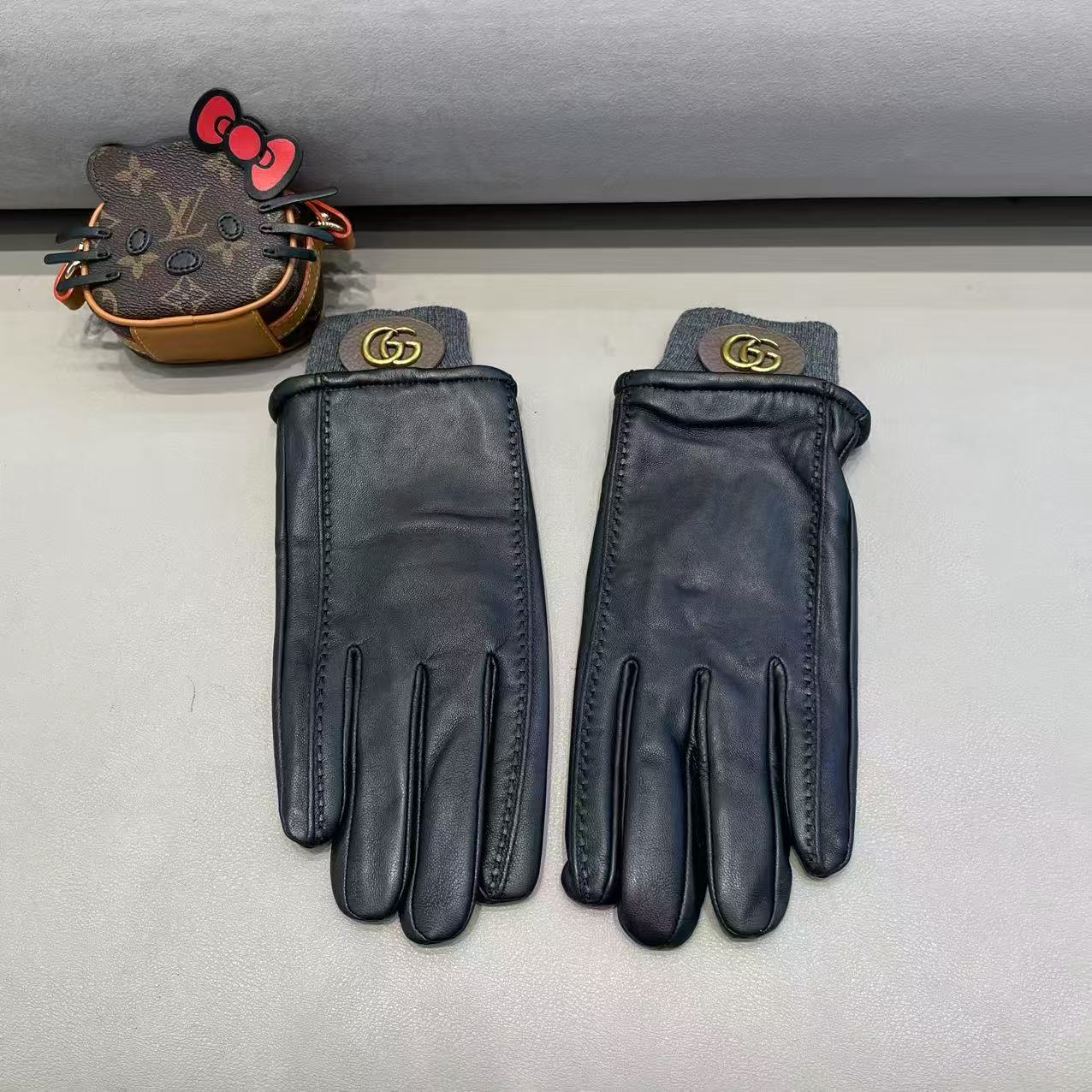 GUCCI古奇男款新品羊皮手套，时尚手套，秋冬保暖加绒内里，经典简洁💕上手超舒适柔软、百搭！码数L,XL