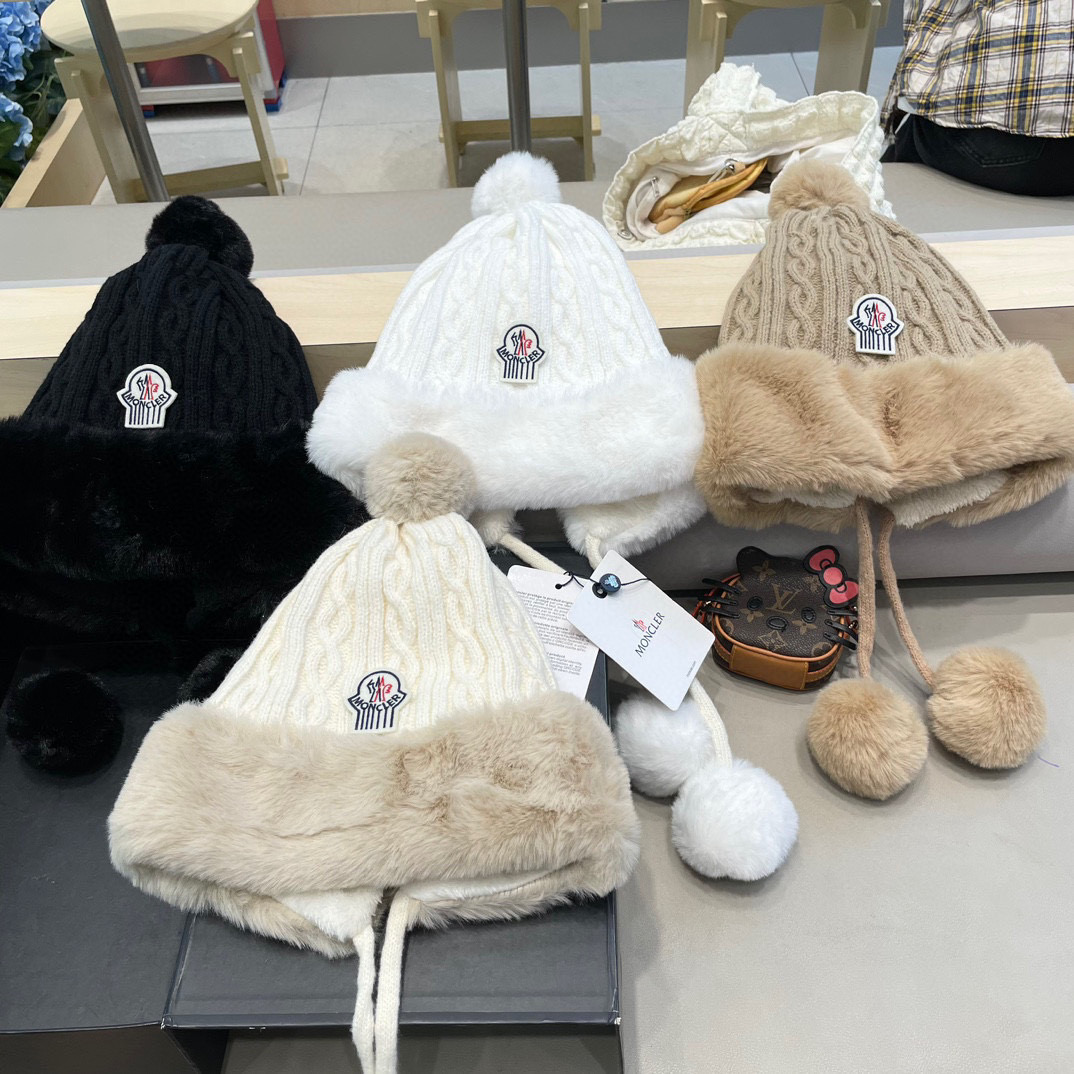 蒙口Moncler秋冬季女甜美可爱毛球雷锋帽韩版加绒加厚针织帽子保暖护耳毛线帽