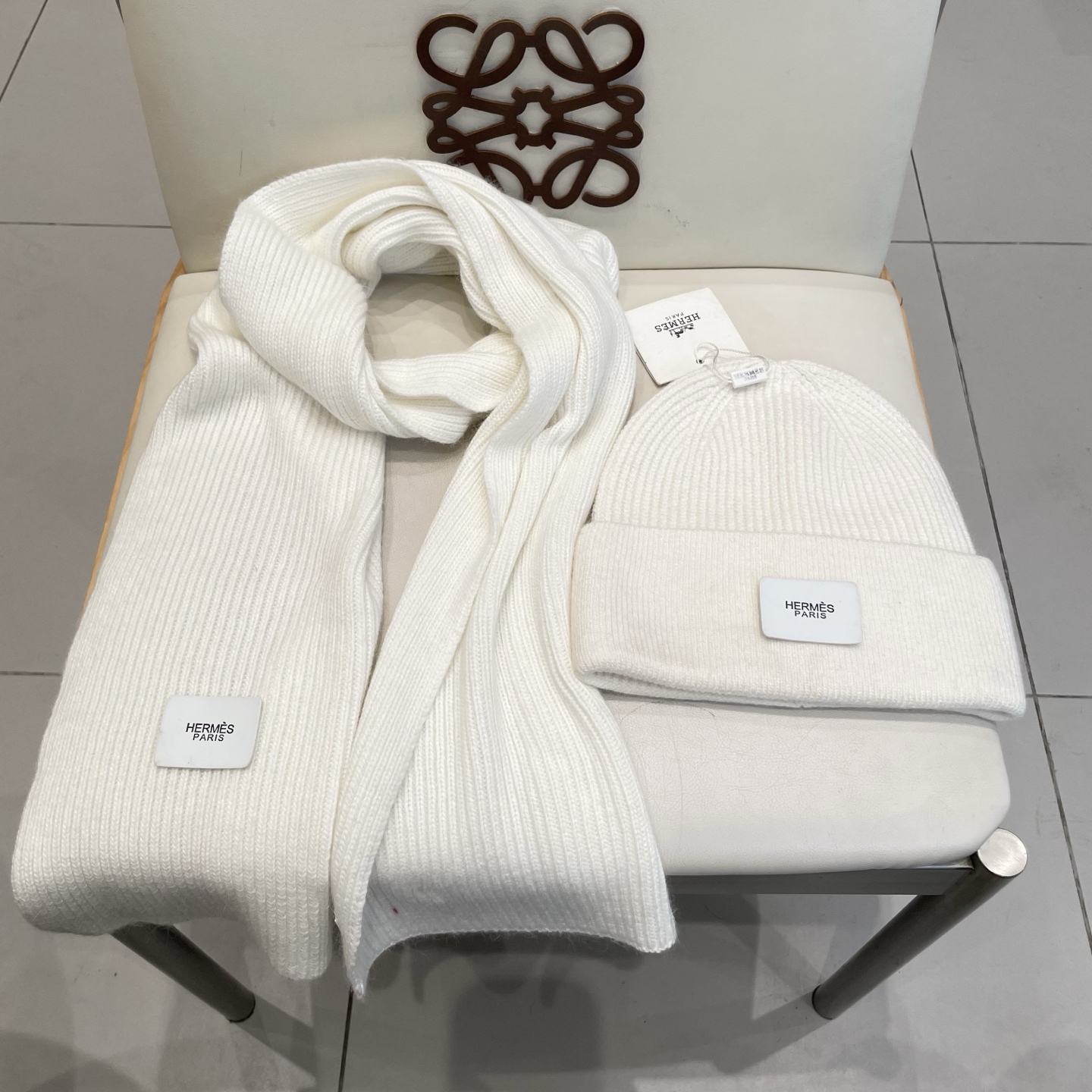 爱马仕 hermes【两件套-%70+兔毛%30羊毛套装帽子】经典套装帽子！帽子➕围巾！暖暖哒超级舒服～