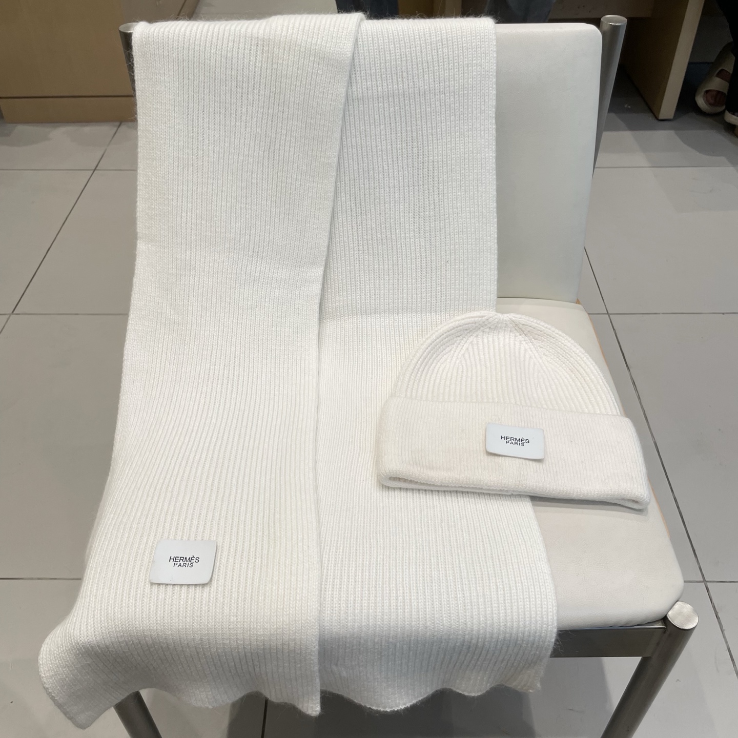爱马仕 hermes【两件套-%70+兔毛%30羊毛套装帽子】经典套装帽子！帽子➕围巾！暖暖哒超级舒服～