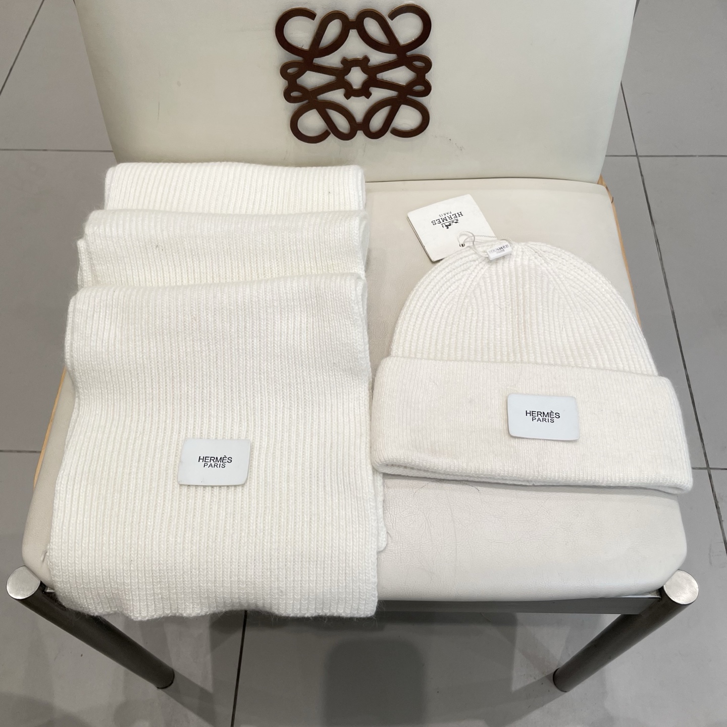 爱马仕 hermes【两件套-%70+兔毛%30羊毛套装帽子】经典套装帽子！帽子➕围巾！暖暖哒超级舒服～