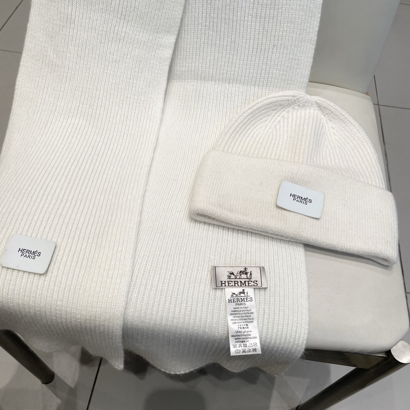 爱马仕 hermes【两件套-%70+兔毛%30羊毛套装帽子】经典套装帽子！帽子➕围巾！暖暖哒超级舒服～