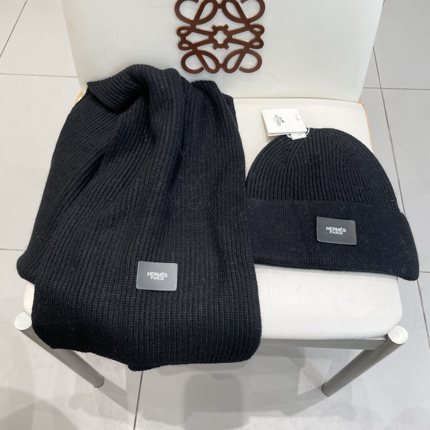 爱马仕 hermes【两件套-%70+兔毛%30羊毛套装帽子】经典套装帽子！帽子➕围巾！暖暖哒超级舒服～