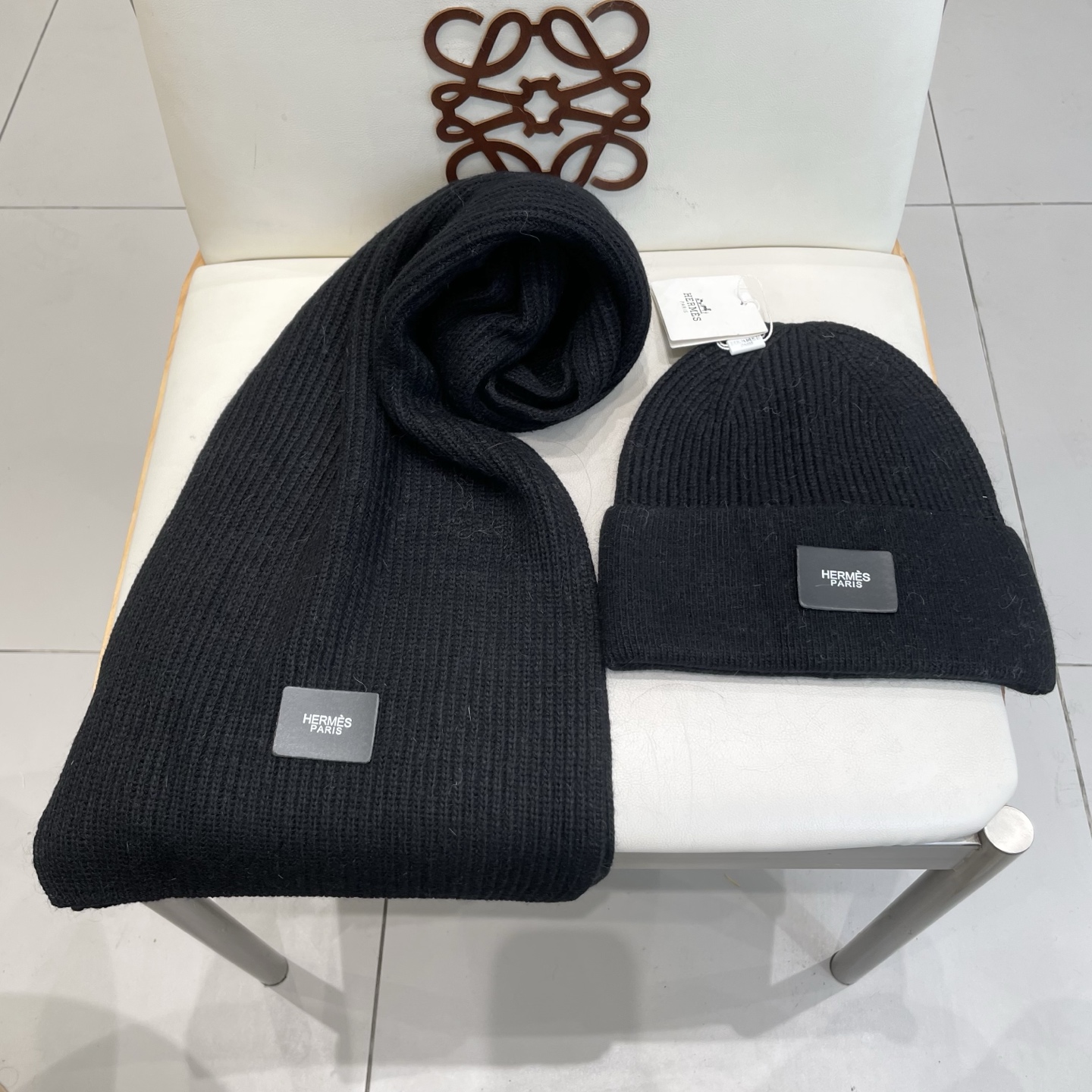 爱马仕 hermes【两件套-%70+兔毛%30羊毛套装帽子】经典套装帽子！帽子➕围巾！暖暖哒超级舒服～