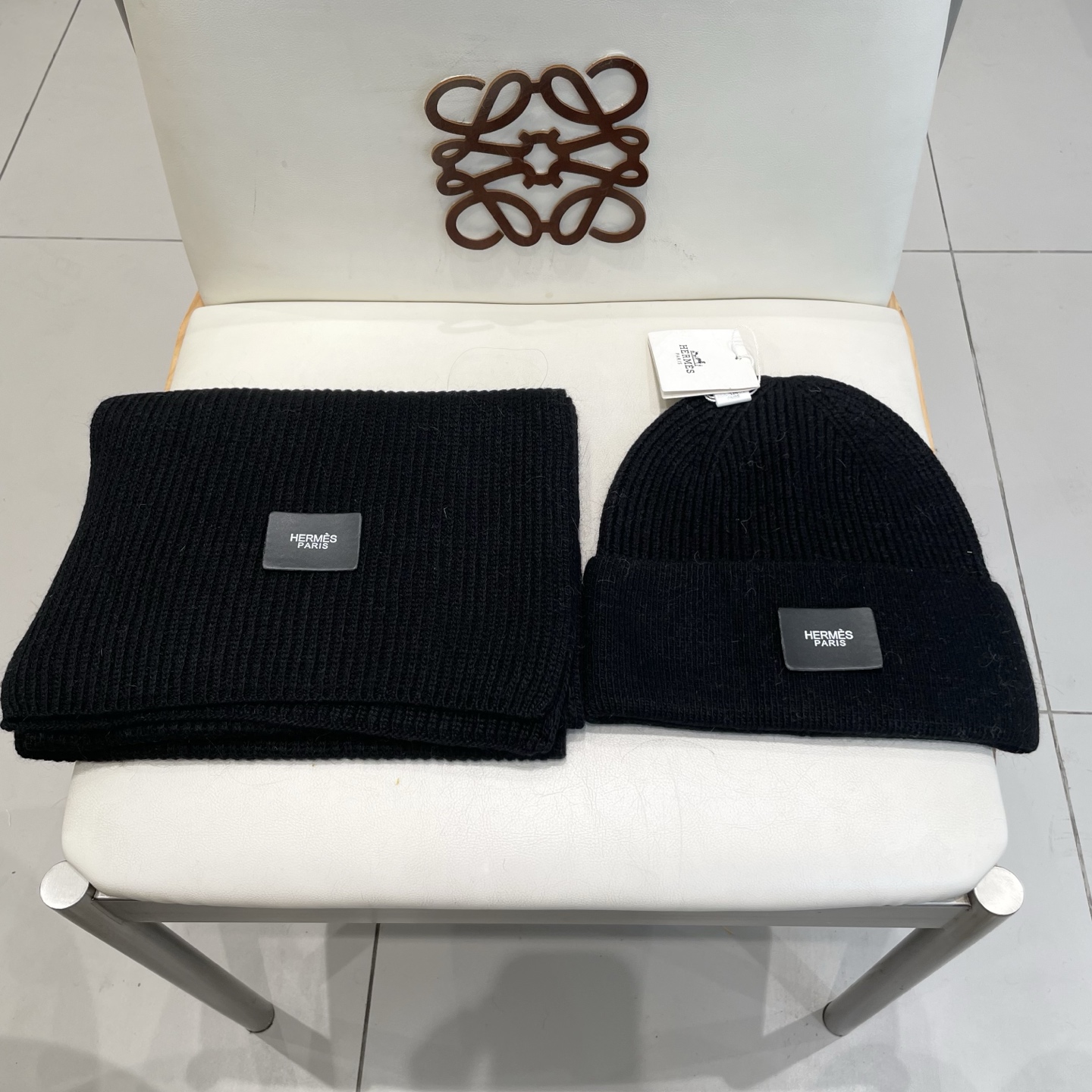 爱马仕 hermes【两件套-%70+兔毛%30羊毛套装帽子】经典套装帽子！帽子➕围巾！暖暖哒超级舒服～