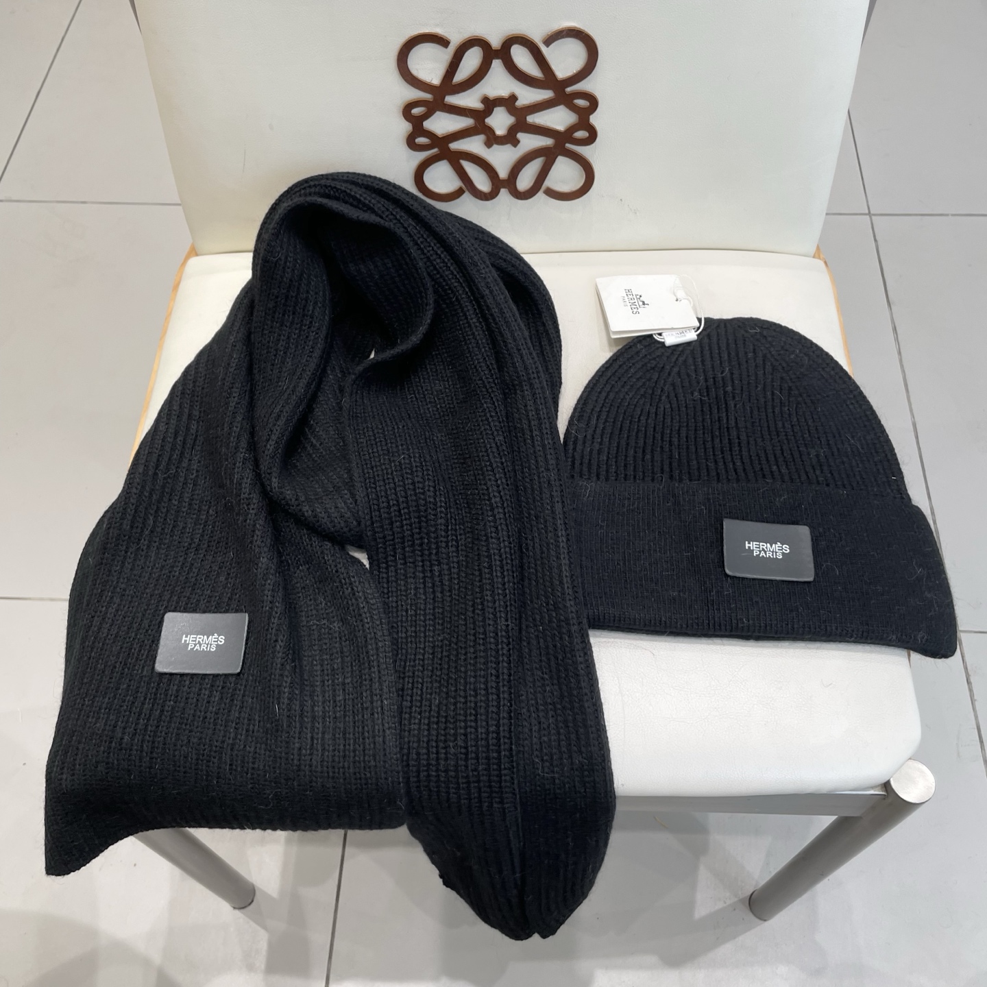 爱马仕 hermes【两件套-%70+兔毛%30羊毛套装帽子】经典套装帽子！帽子➕围巾！暖暖哒超级舒服～