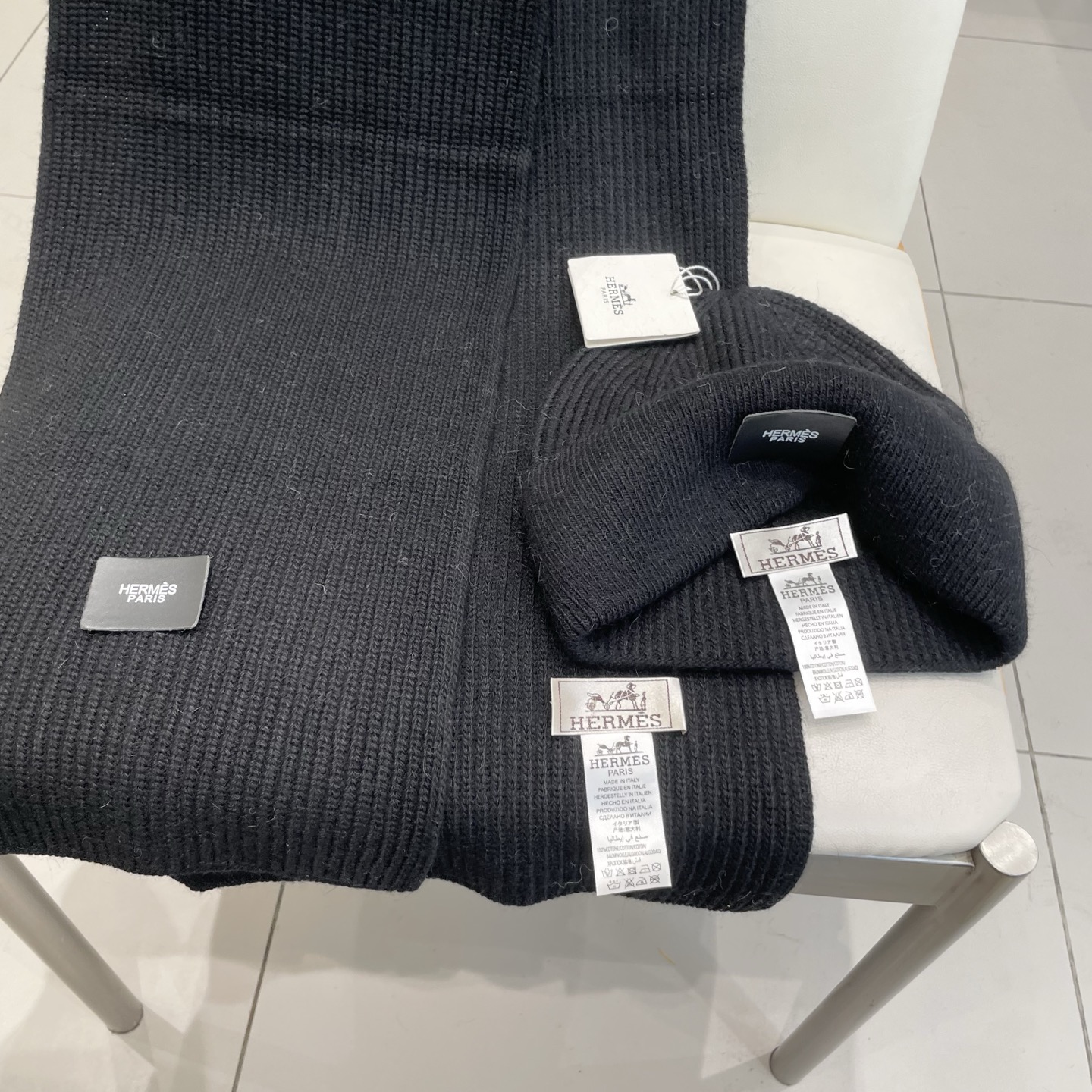 爱马仕 hermes【两件套-%70+兔毛%30羊毛套装帽子】经典套装帽子！帽子➕围巾！暖暖哒超级舒服～