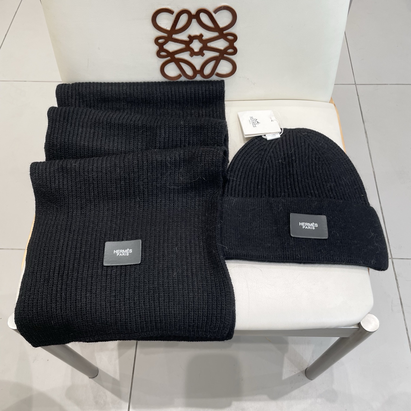 爱马仕 hermes【两件套-%70+兔毛%30羊毛套装帽子】经典套装帽子！帽子➕围巾！暖暖哒超级舒服～