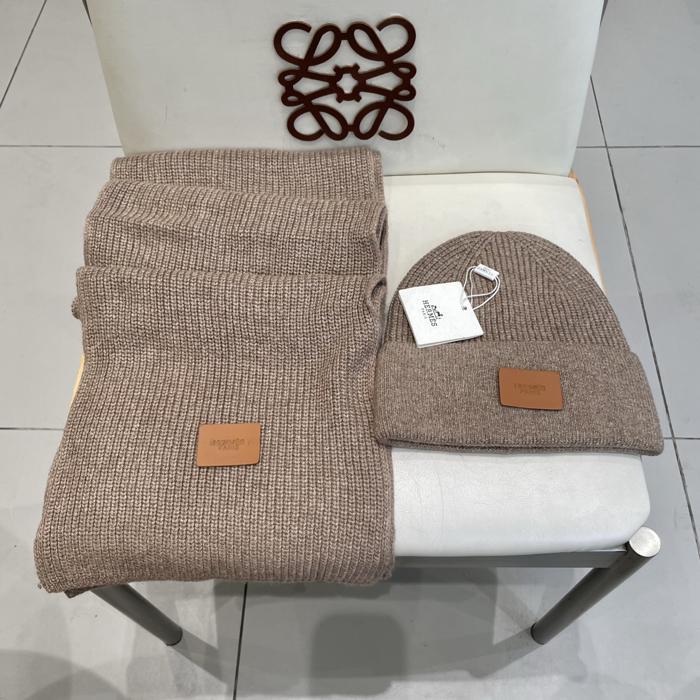 爱马仕 hermes【两件套-%70+兔毛%30羊毛套装帽子】经典套装帽子！帽子➕围巾！暖暖哒超级舒服～