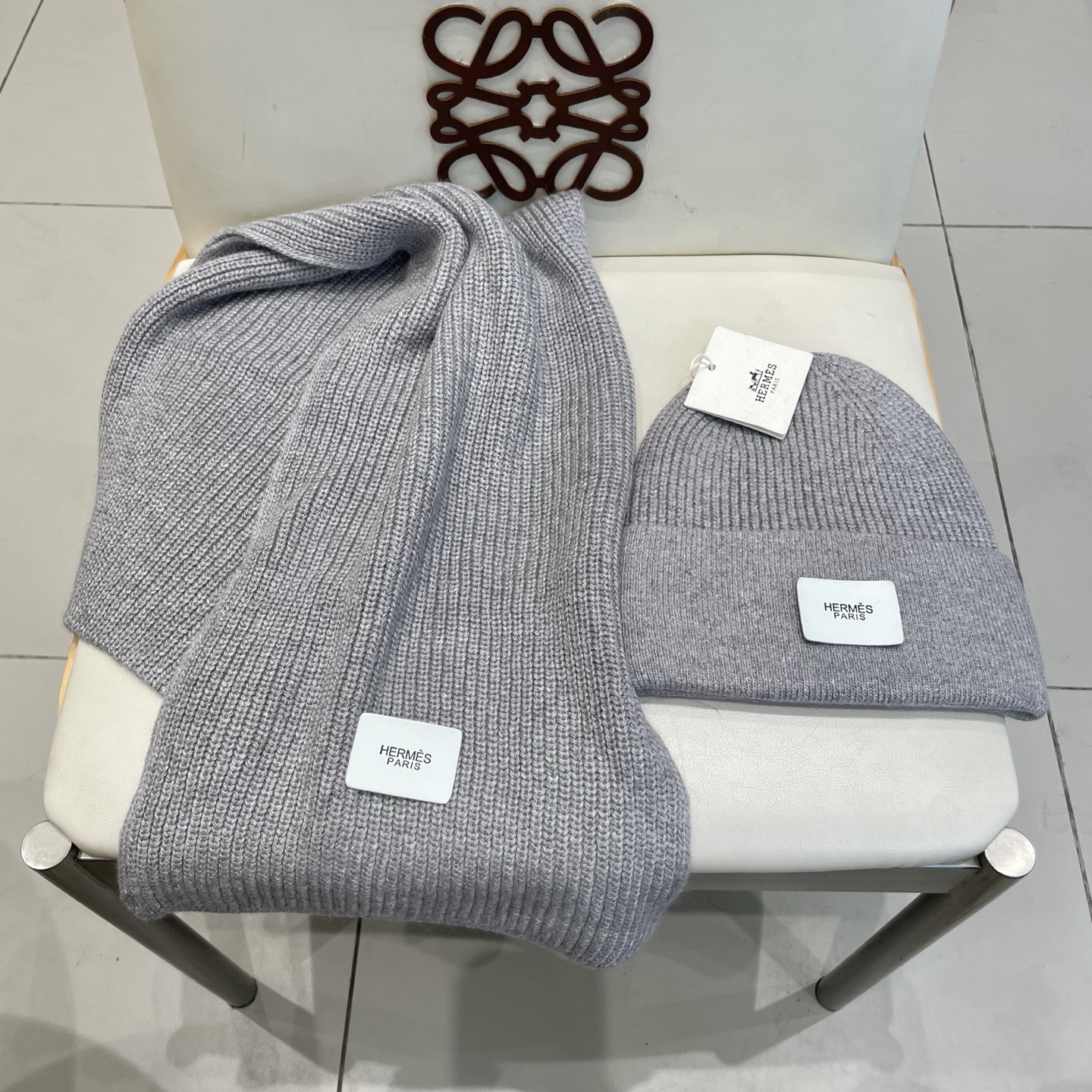 爱马仕 hermes【两件套-%70+兔毛%30羊毛套装帽子】经典套装帽子！帽子➕围巾！暖暖哒超级舒服～