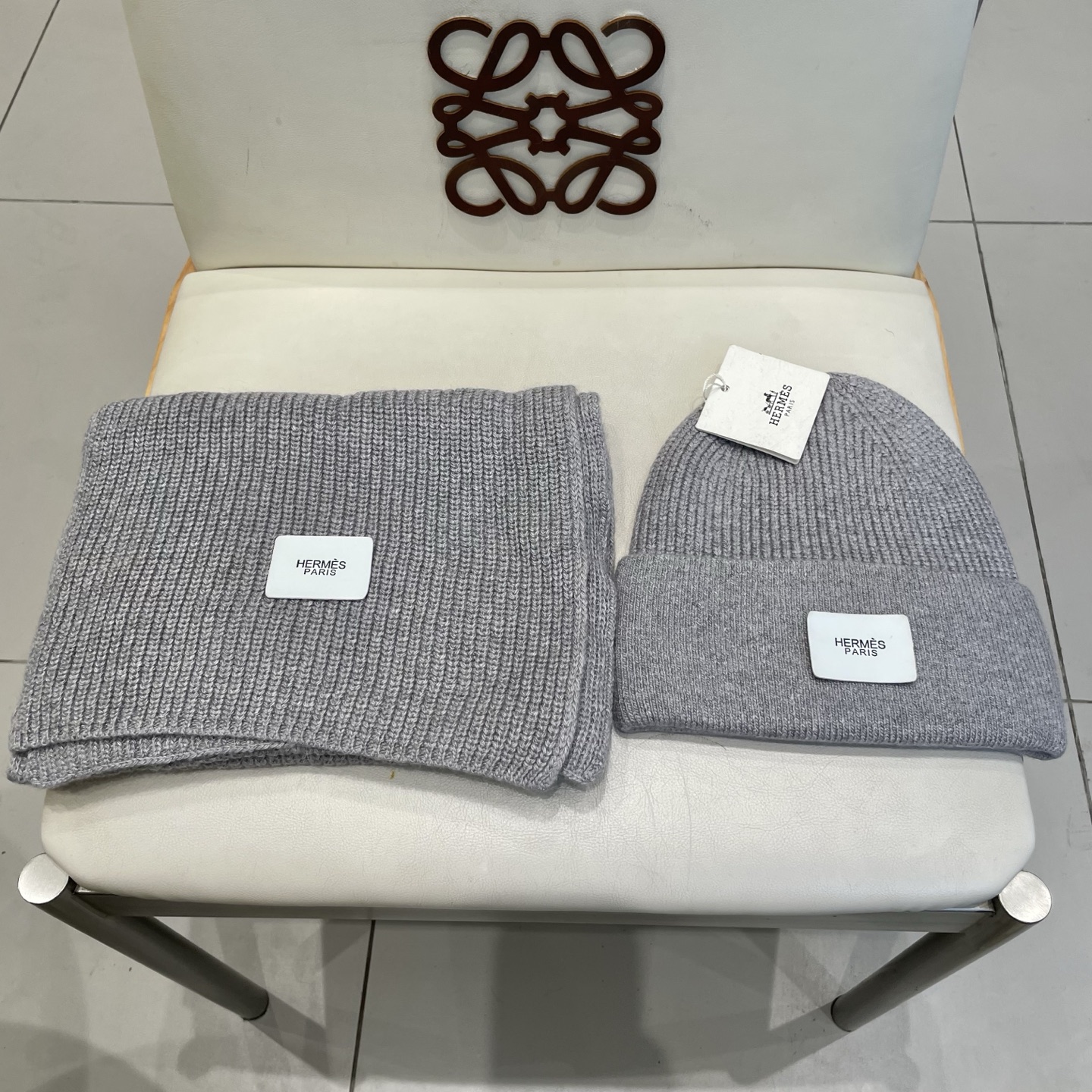 爱马仕 hermes【两件套-%70+兔毛%30羊毛套装帽子】经典套装帽子！帽子➕围巾！暖暖哒超级舒服～