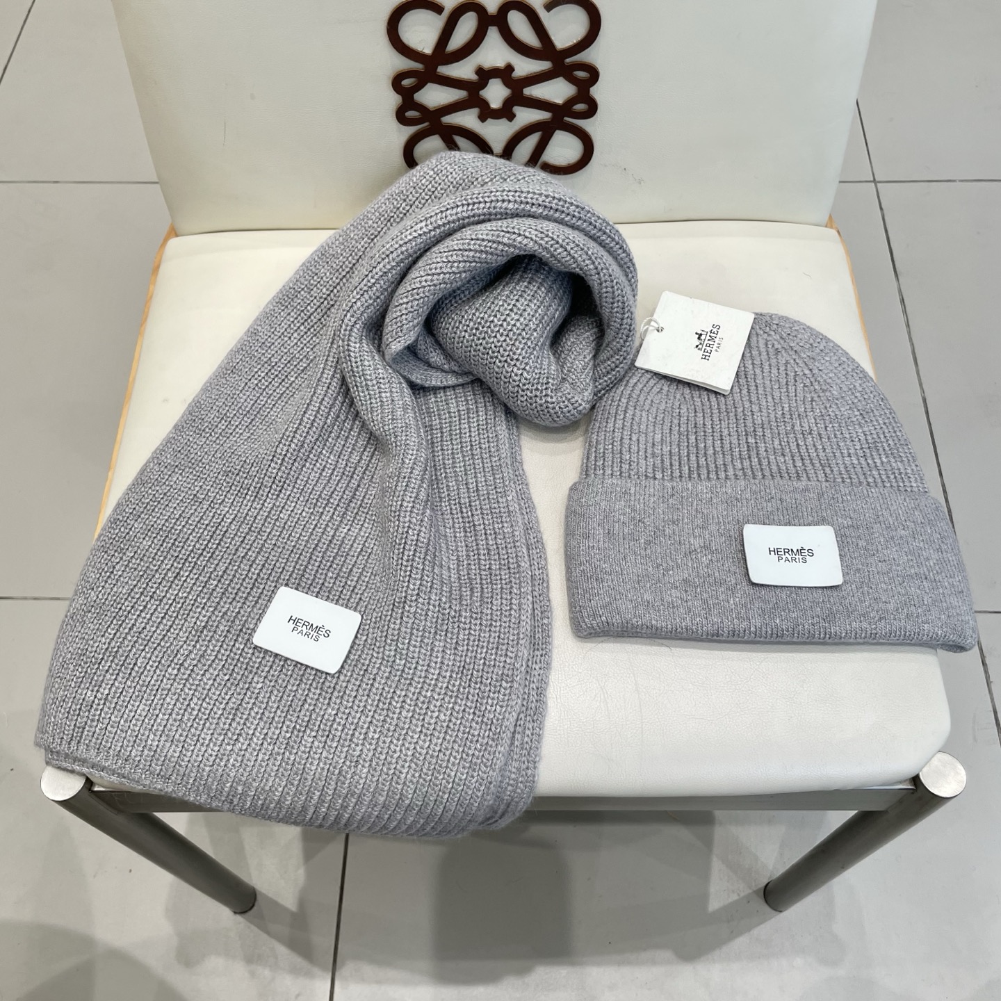 爱马仕 hermes【两件套-%70+兔毛%30羊毛套装帽子】经典套装帽子！帽子➕围巾！暖暖哒超级舒服～