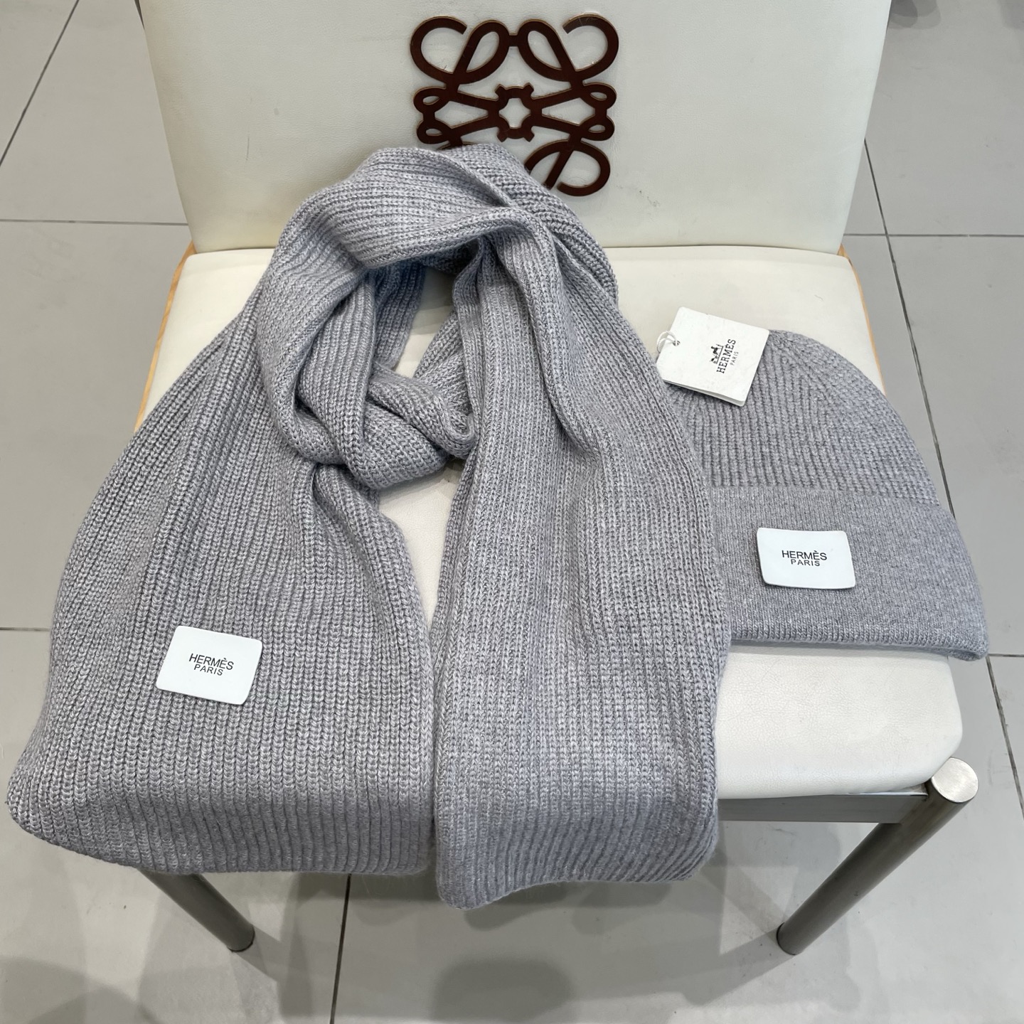 爱马仕 hermes【两件套-%70+兔毛%30羊毛套装帽子】经典套装帽子！帽子➕围巾！暖暖哒超级舒服～