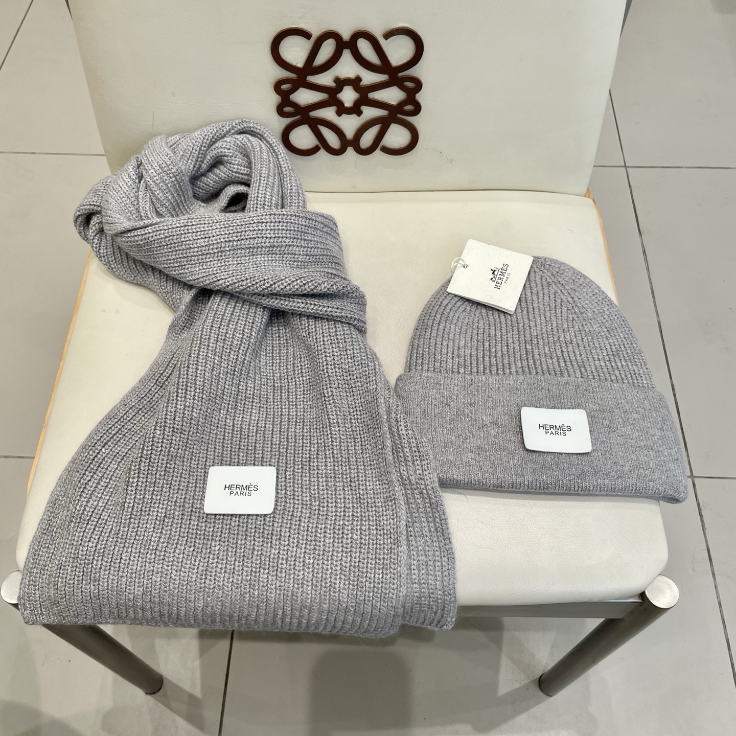 爱马仕 hermes【两件套-%70+兔毛%30羊毛套装帽子】经典套装帽子！帽子➕围巾！暖暖哒超级舒服～