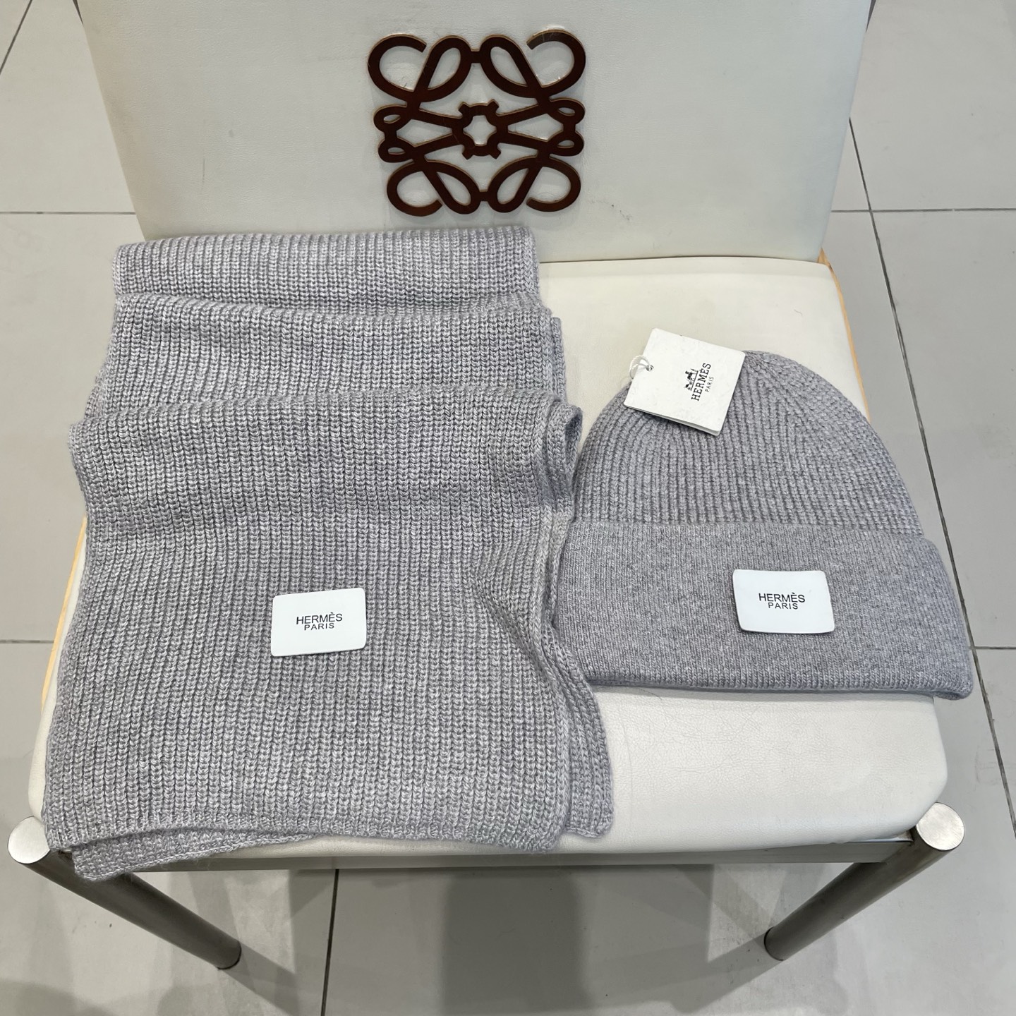 爱马仕 hermes【两件套-%70+兔毛%30羊毛套装帽子】经典套装帽子！帽子➕围巾！暖暖哒超级舒服～