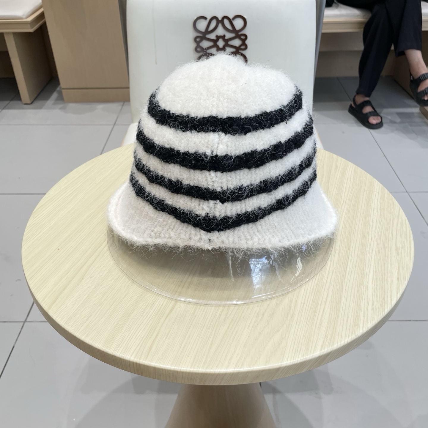 Prada普拉达2025新款条纹针织渔夫帽女秋冬季日系复古百搭显脸小毛线帽大头围水桶帽子