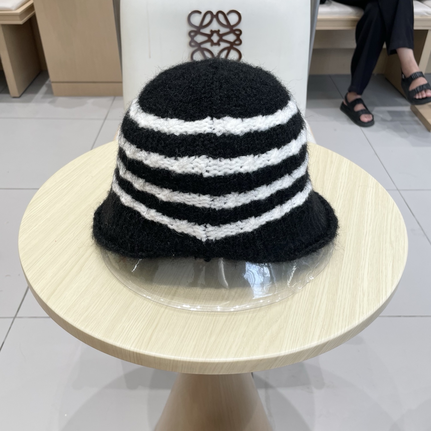 Prada普拉达2025新款条纹针织渔夫帽女秋冬季日系复古百搭显脸小毛线帽大头围水桶帽子