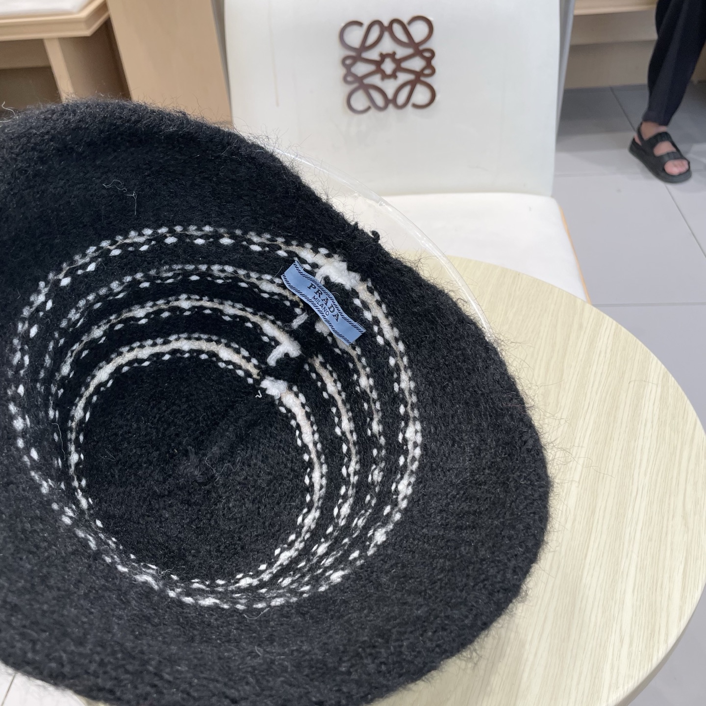 Prada普拉达2025新款条纹针织渔夫帽女秋冬季日系复古百搭显脸小毛线帽大头围水桶帽子