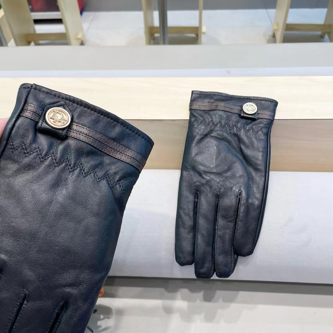 DIOR迪奥迪奥男款新品羊皮手套，时尚手套，秋冬保暖加绒内里，经典简洁💕上手超舒适柔软、百搭！码数XL 