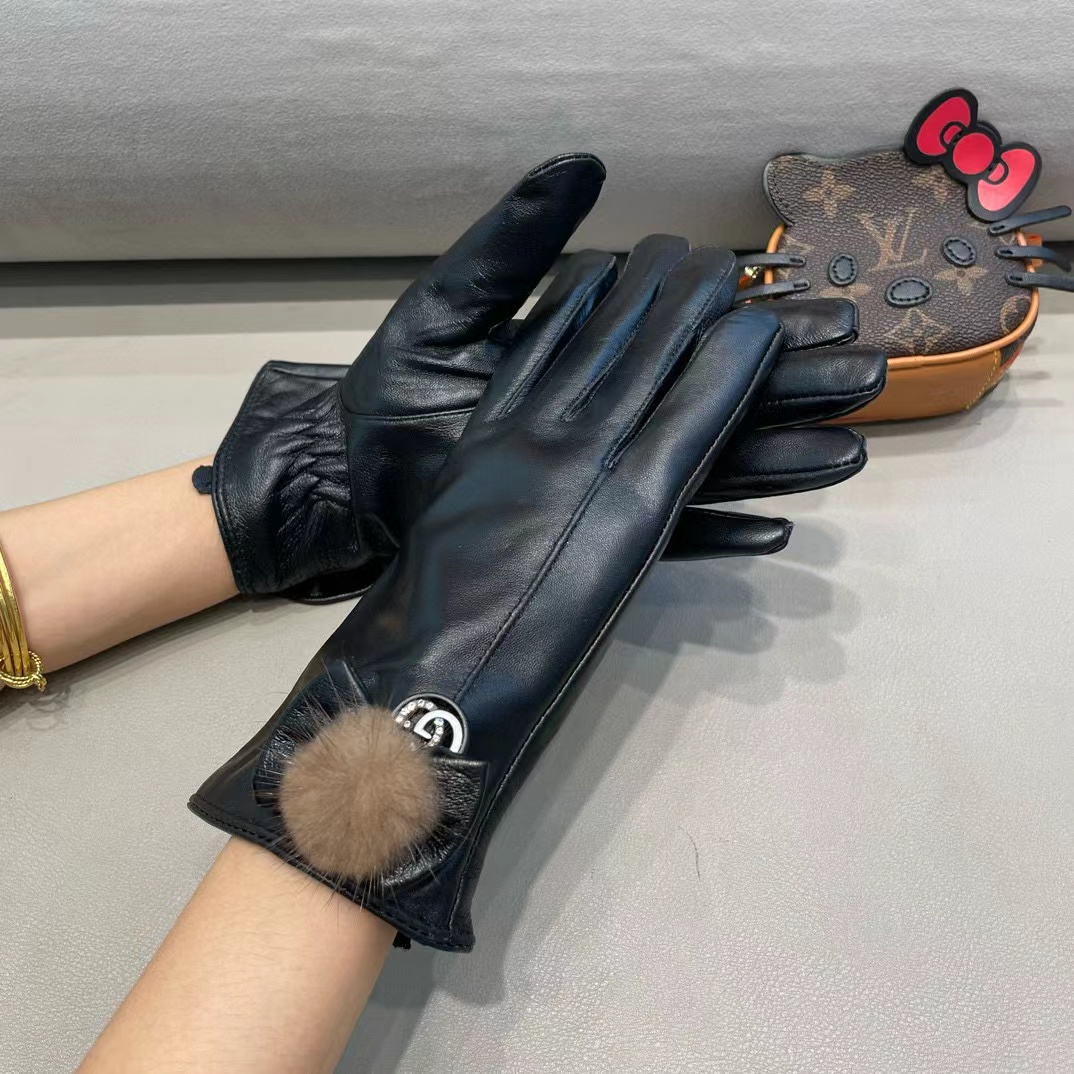GUCCI古奇女款新品羊皮手套，时尚手套，秋冬保暖加绒内里，经典简洁💕上手超舒适柔软、百搭！ML