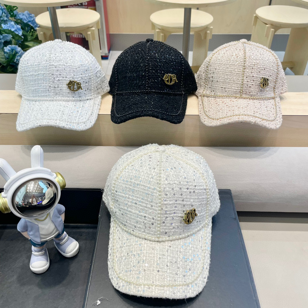 DIOR迪奥 一款渔夫帽一款棒球帽可用于搭配不同的着装两款都是四季适用外层是100棉帽型挺括佩戴舒适透珍