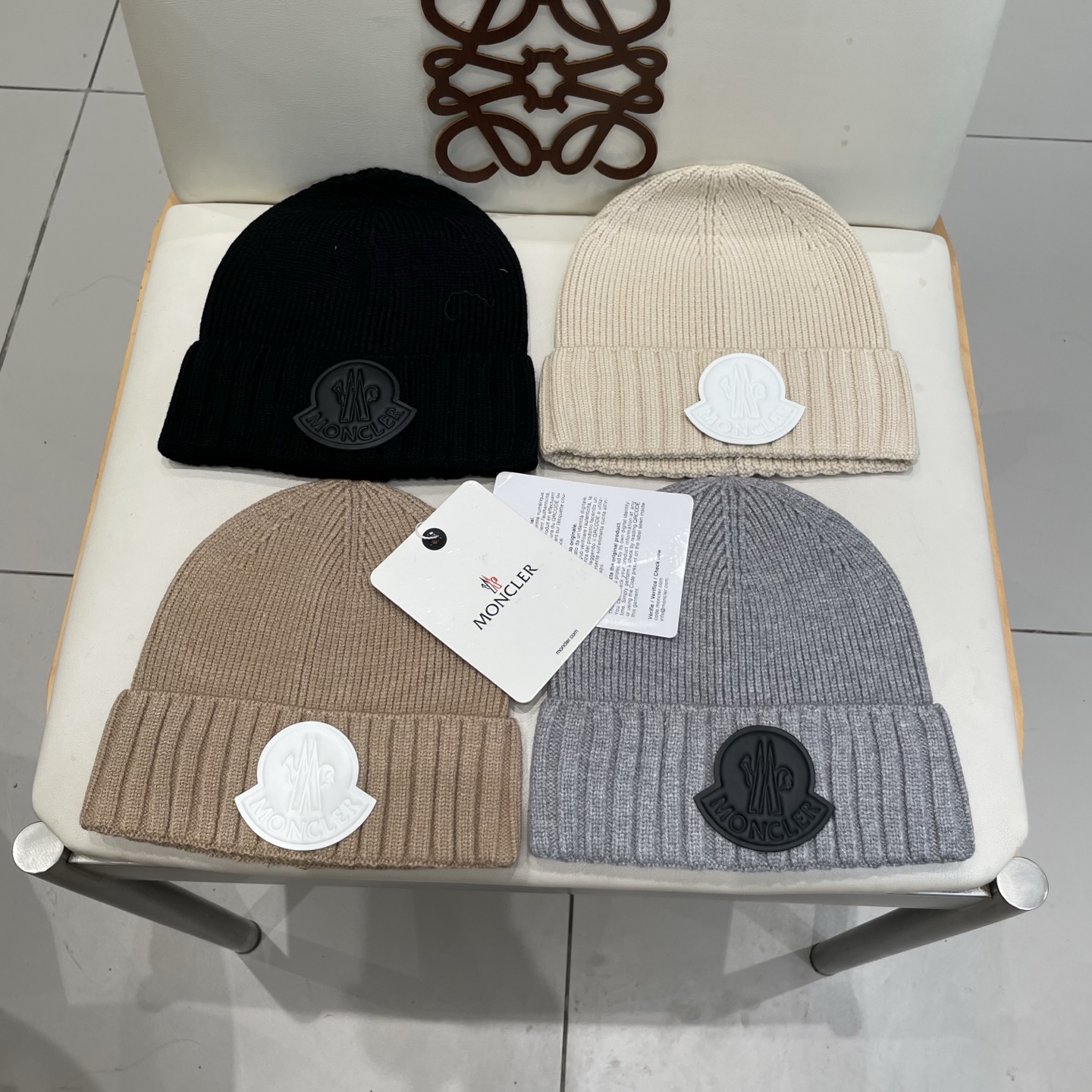 蒙口Moncler盟可睐💥针织帽，原单复刻.非常柔软亲肤，弹性很好💓有质感又非常百搭的款式~保暖的 羊绒