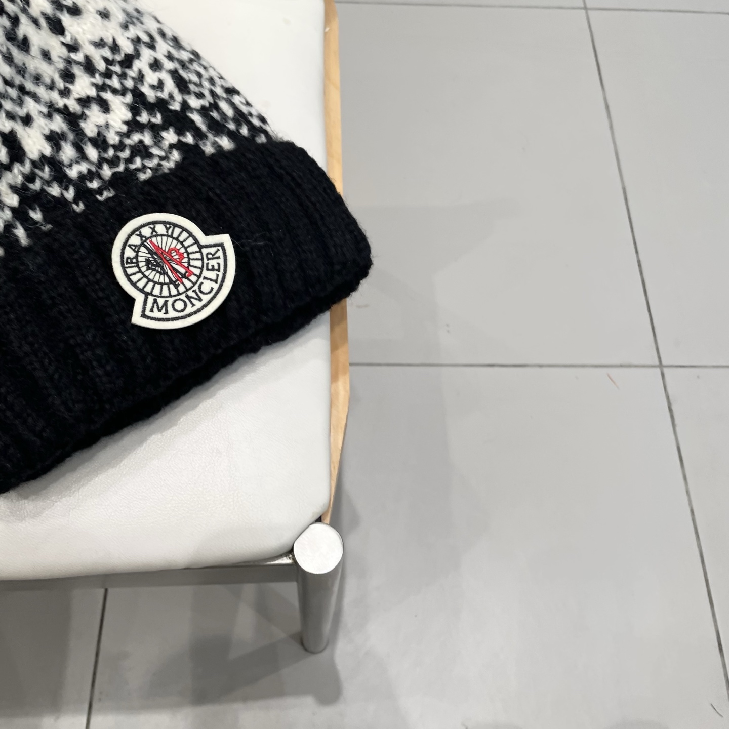 蒙口Moncler盟可睐2025新款提花毛线帽子女秋冬季护耳保暖可爱毛球针织帽大头围冷帽