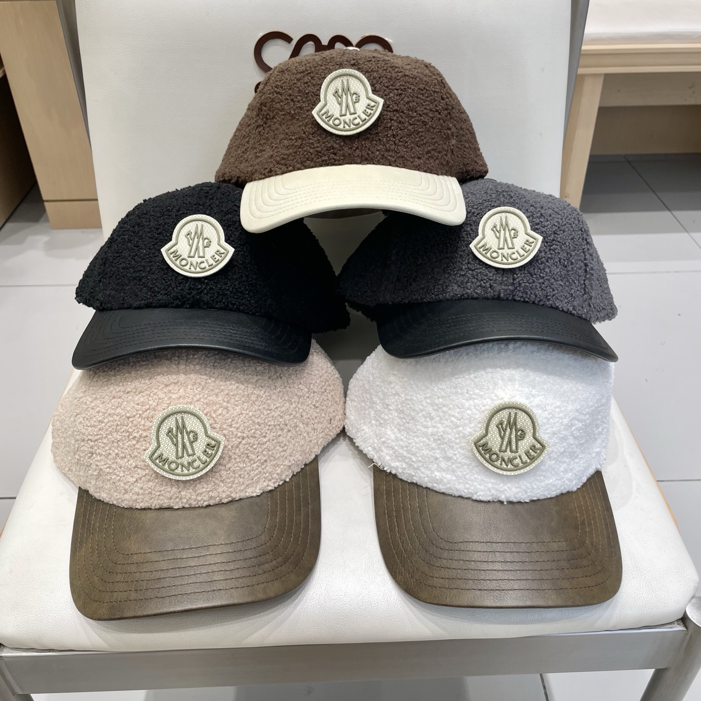 蒙口Moncler盟可睐秋冬羊羔毛棒球帽定制版美拉德色系！​