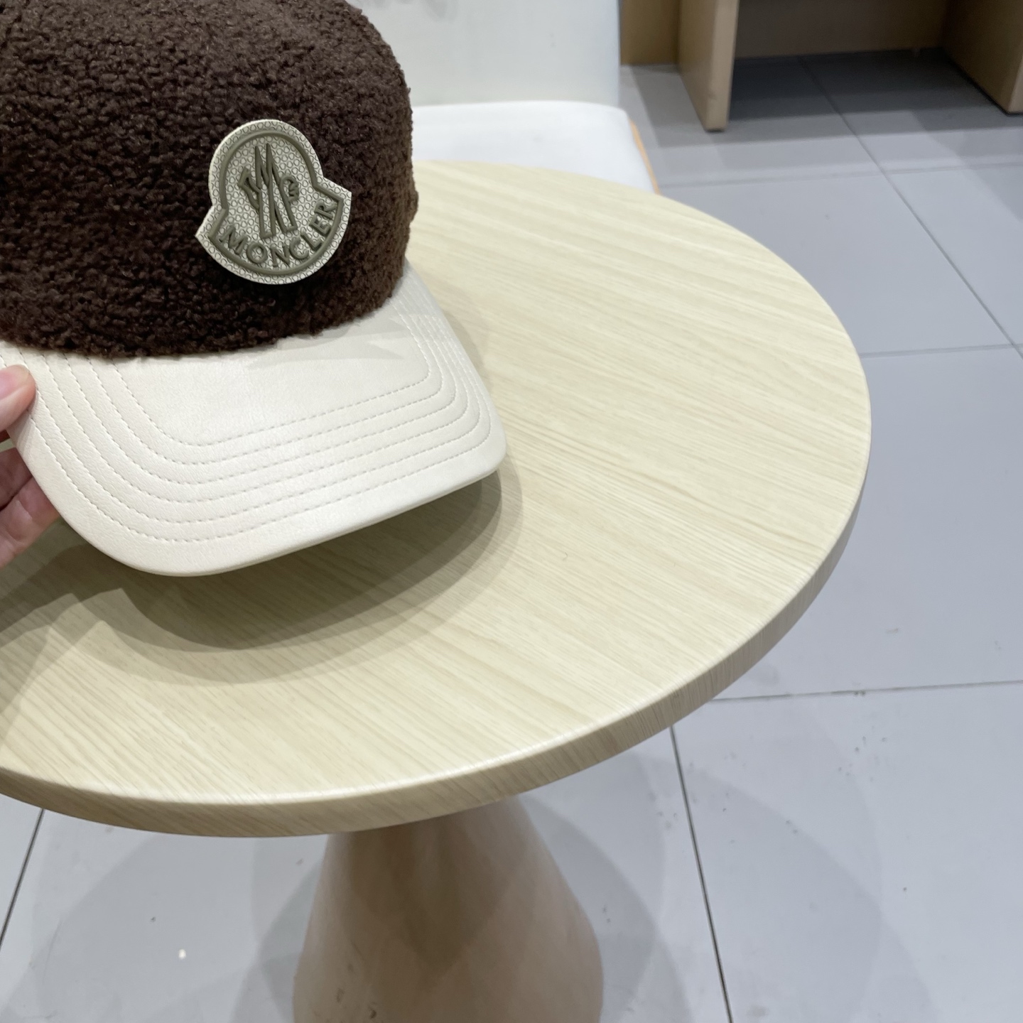 蒙口Moncler盟可睐秋冬羊羔毛棒球帽定制版美拉德色系！​