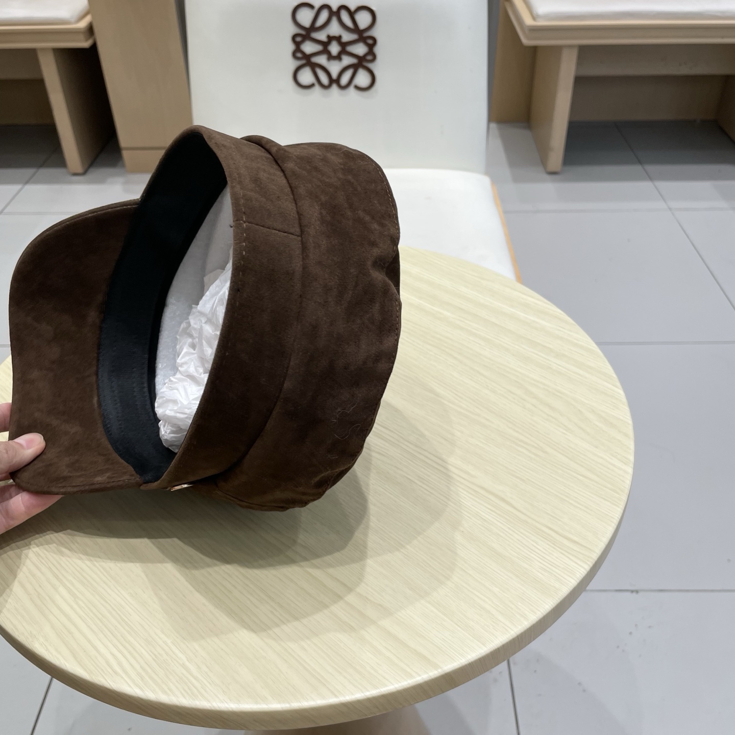 celine塞琳2025秋季新款复古英伦风鸭舌帽时尚轻奢风皮带扣贝雷帽子