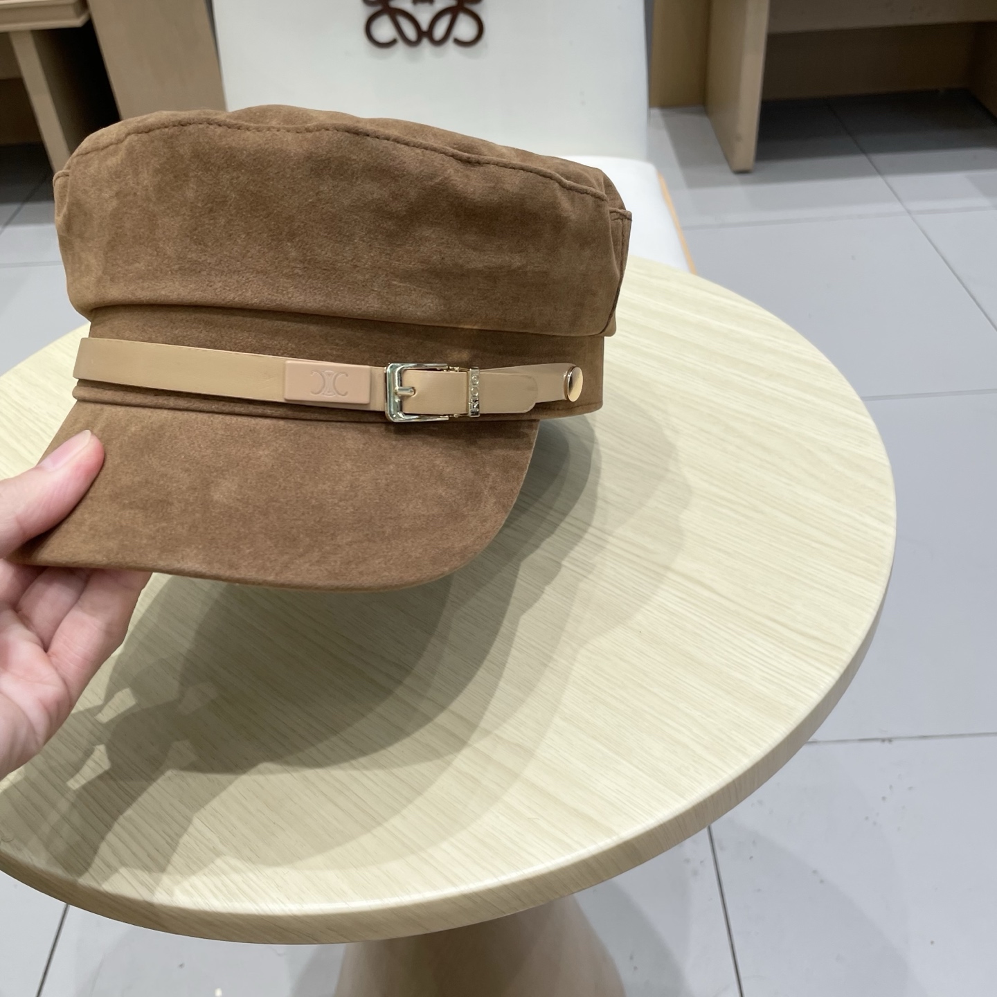 celine塞琳2025秋季新款复古英伦风鸭舌帽时尚轻奢风皮带扣贝雷帽子